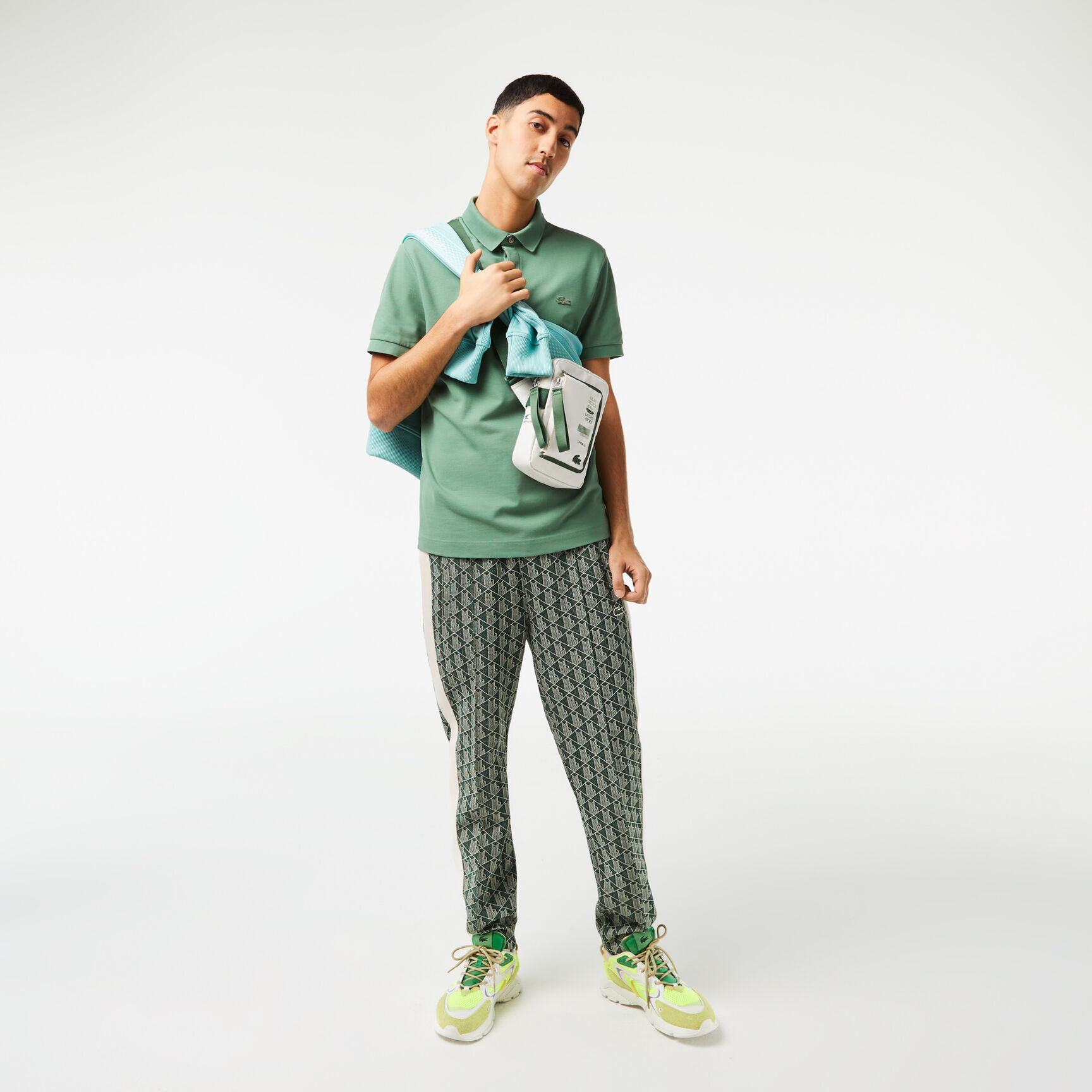 قميص بولو بيكيه باريسي بقصة عادية قميص بولو بيكيه باريسي بقصة عادية