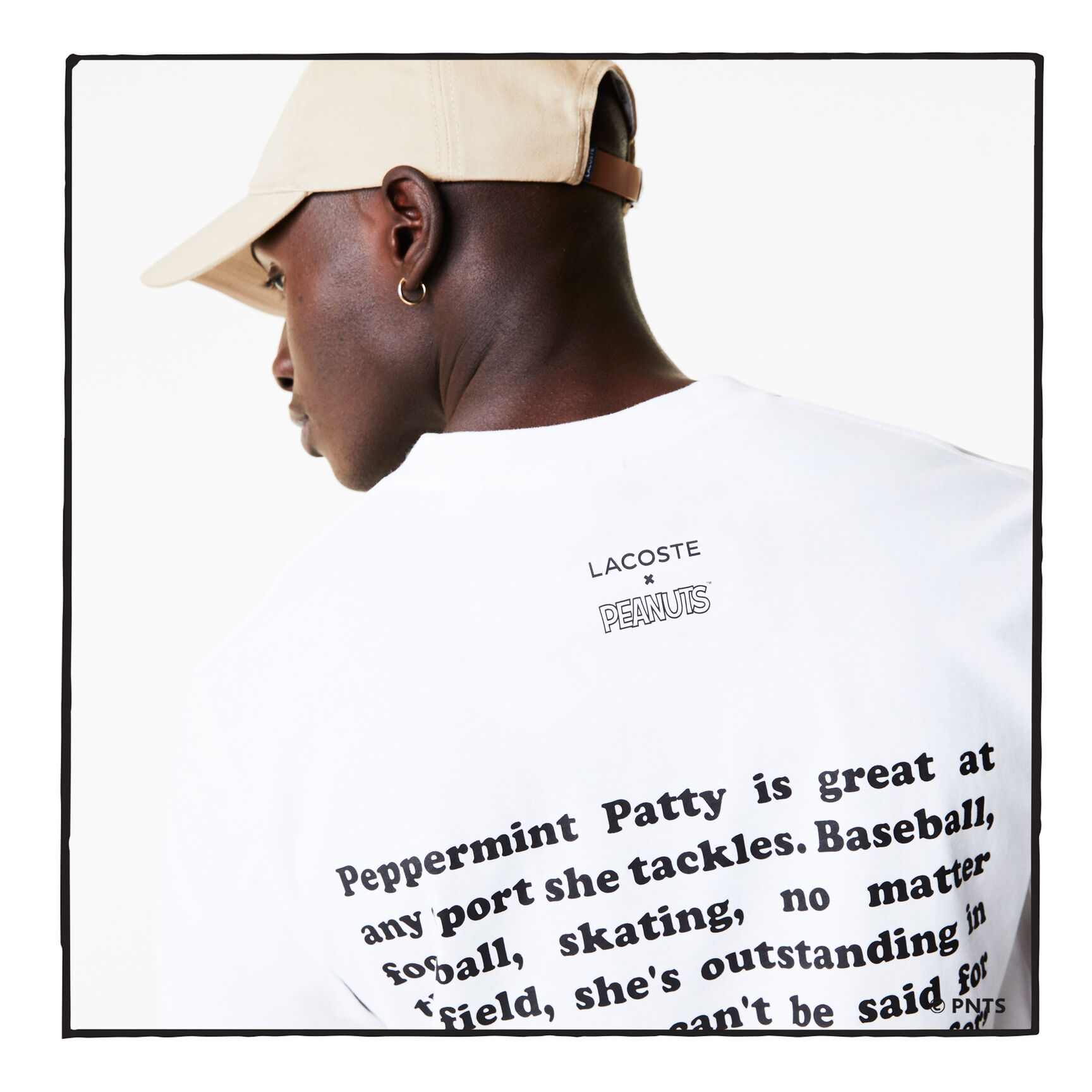 تيشيرت رجالي من القطن العضوي بياقة مستديرة من Lacoste x Peanuts