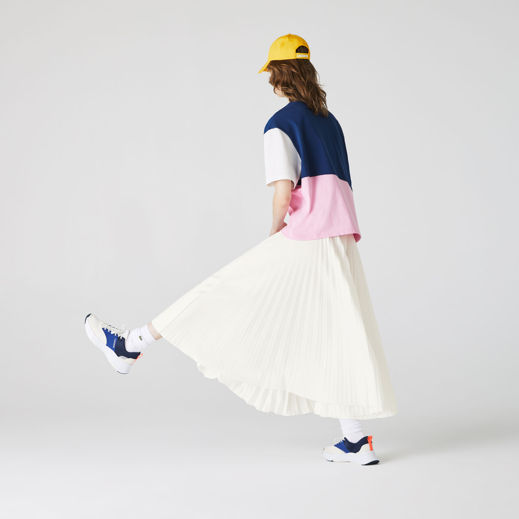 تنورة بطيات مطاطية مزينة بالعلامة التجارية للنساء تنورة بطيات مطاطية مزينة بالعلامة التجارية للنساء