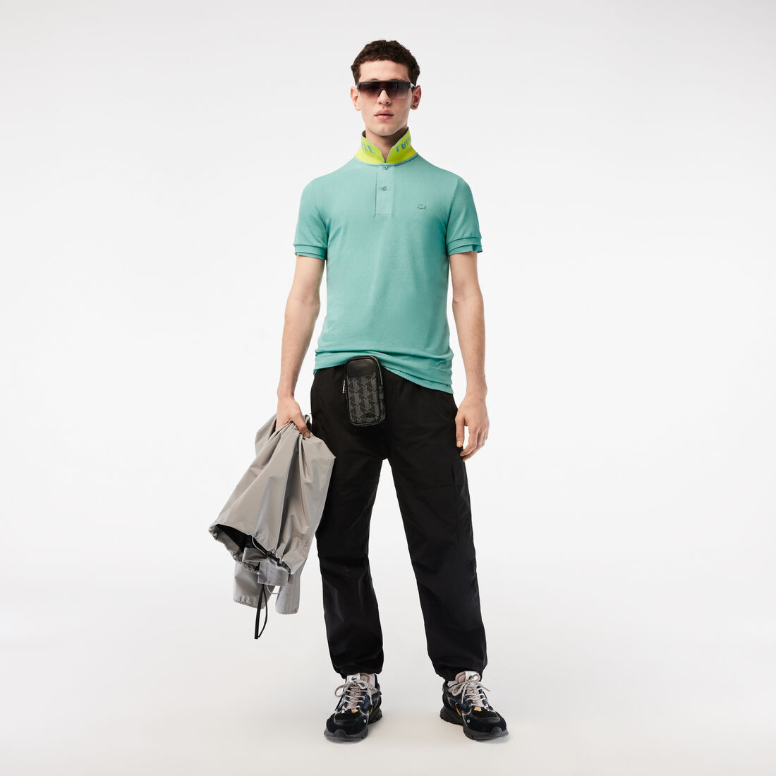 تيشيرت بولو لاكوست بيكيه مطاطي بقصة ضيقة وشعار الماركة للرجال تيشيرت بولو لاكوست بيكيه مطاطي بقصة ضيقة وشعار الماركة للرجال