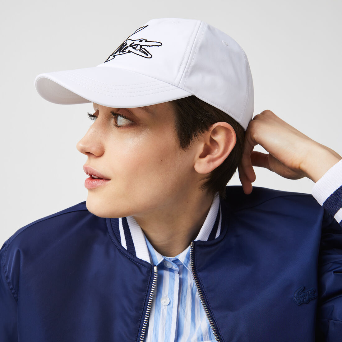 كاب نايلون خفيف للنساء مع طباعة التمساح بالحجم الكبير