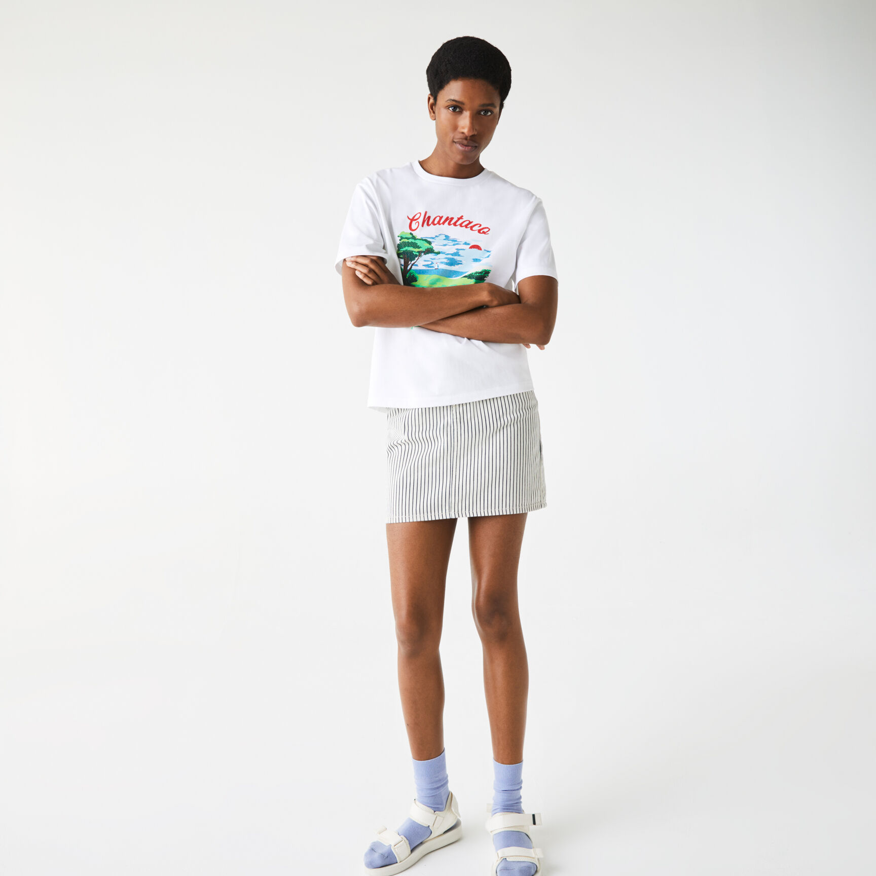 تي شيرت قطني للنساء بفتحة رقبة مستديرة وطباعة Chantaco