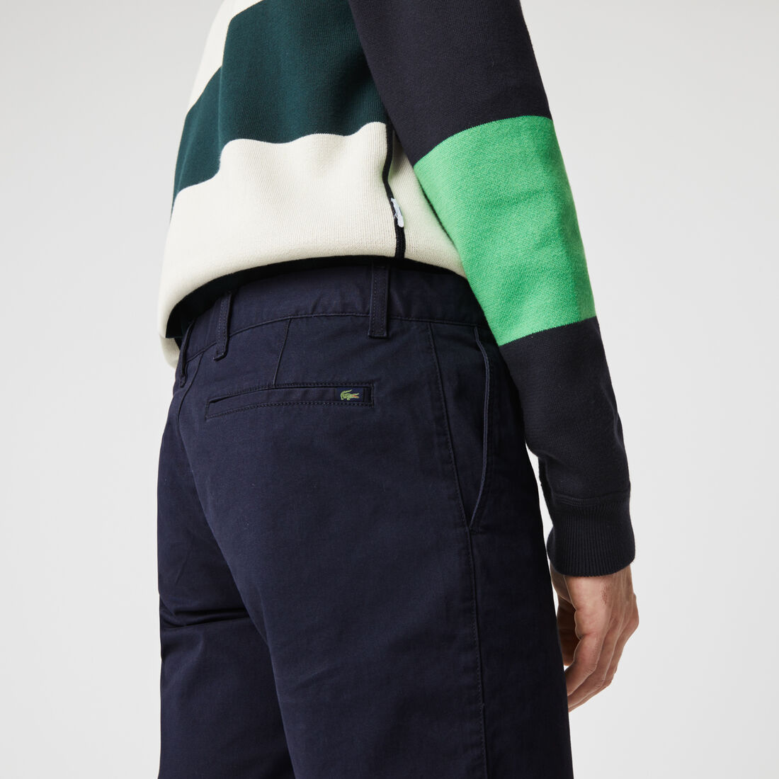 شورت بيرمودا من الجبردين المرن بقصة ضيقة للرجال شورت بيرمودا من الجبردين المرن بقصة ضيقة للرجال