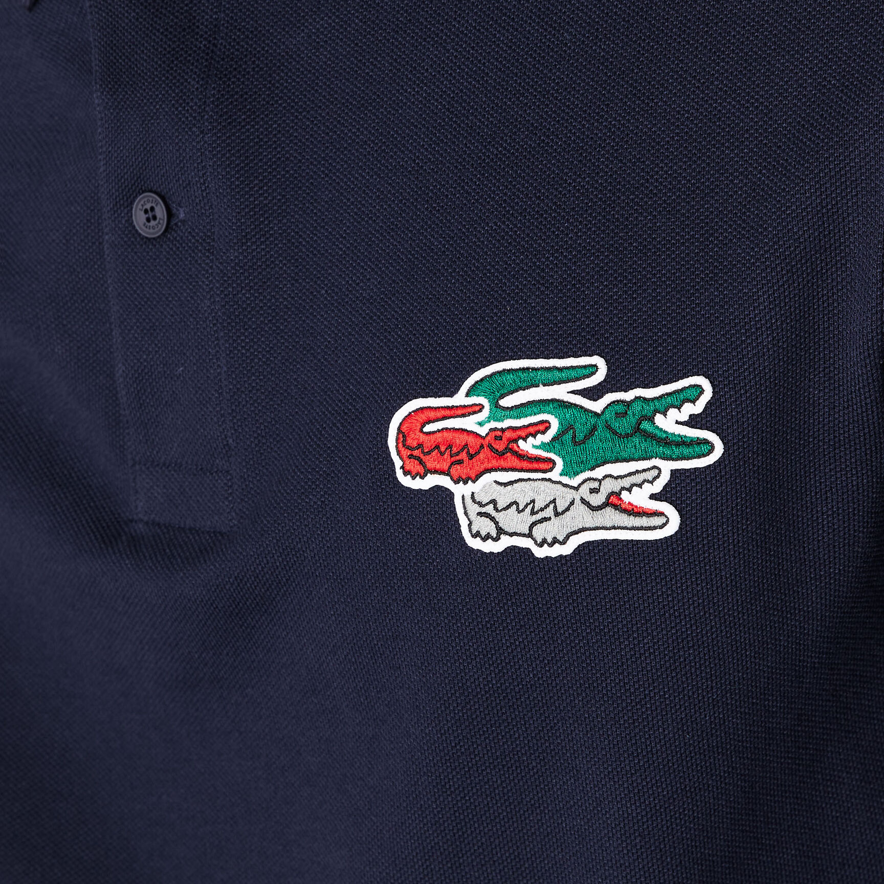 قميص بولو من القطن العضوي للرجال بقصة عادية من Lacoste