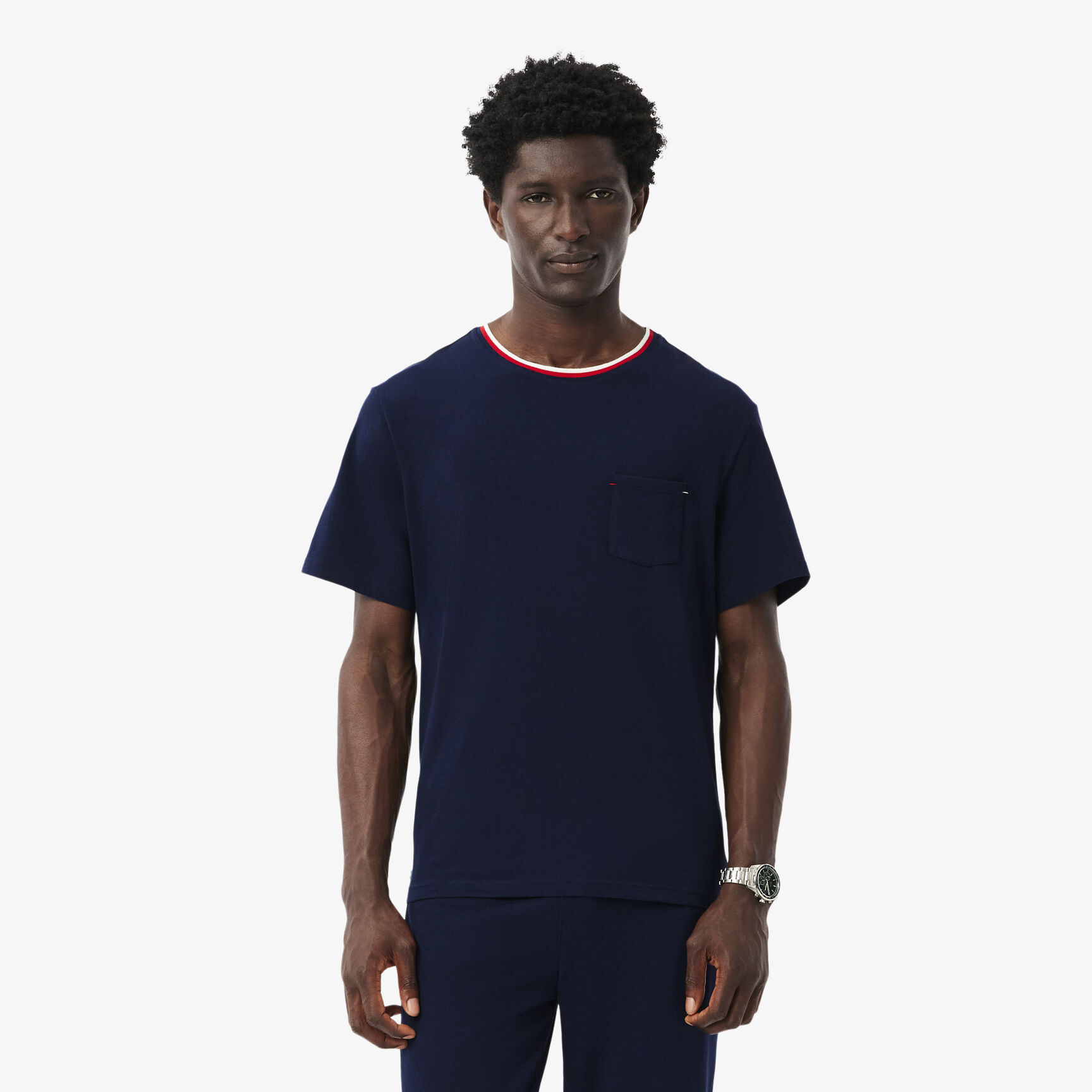 تي شيرت بقصّة عادية من مجموعة لاكوست للتنس × دانييل ميدفيديف Contrast Neck Loungewear Top - TH1726-00-166