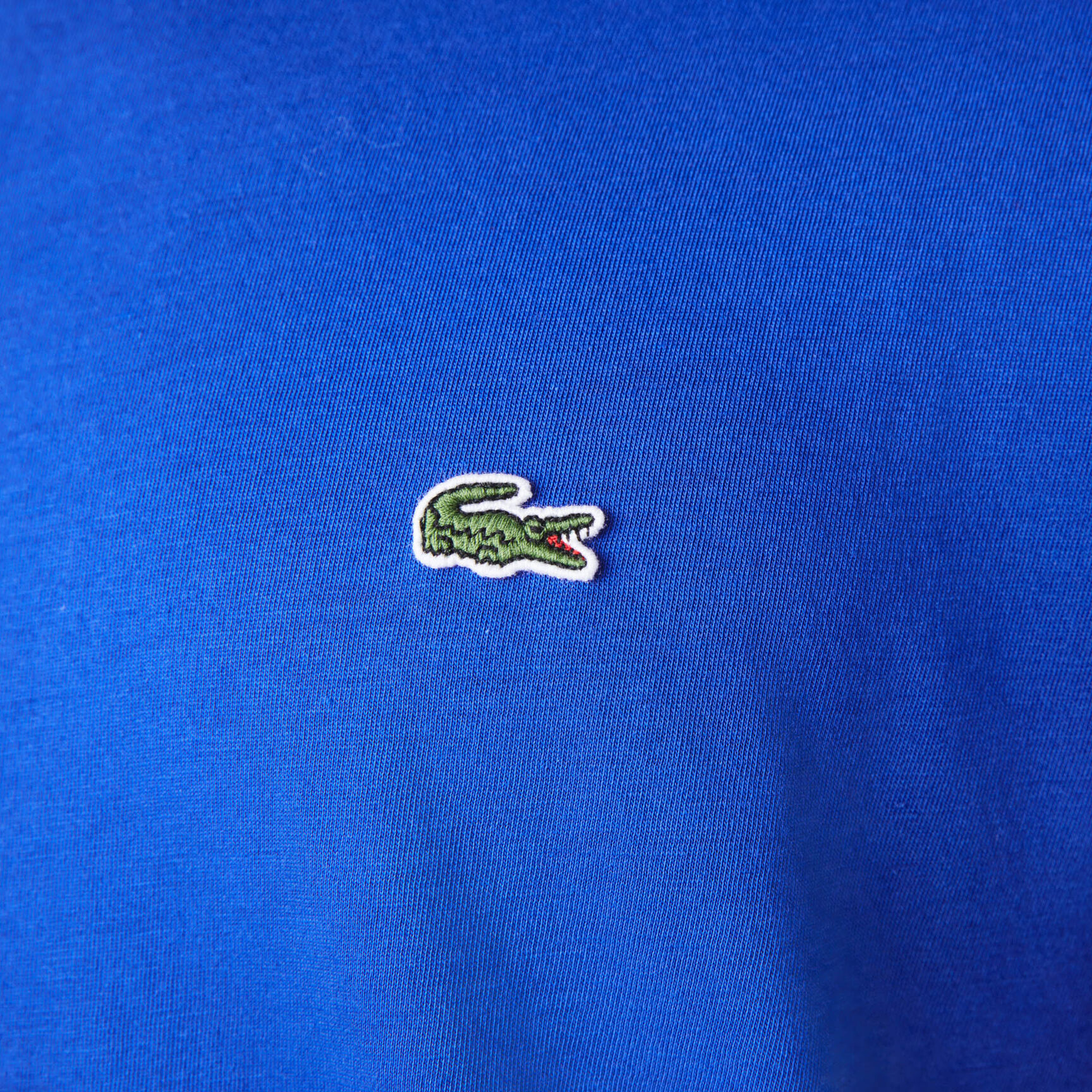 تي شيرت خفيف الوزن من القطن بيما برقبة على شكل حرف V تي شيرت خفيف الوزن من القطن بيما برقبة على شكل حرف V