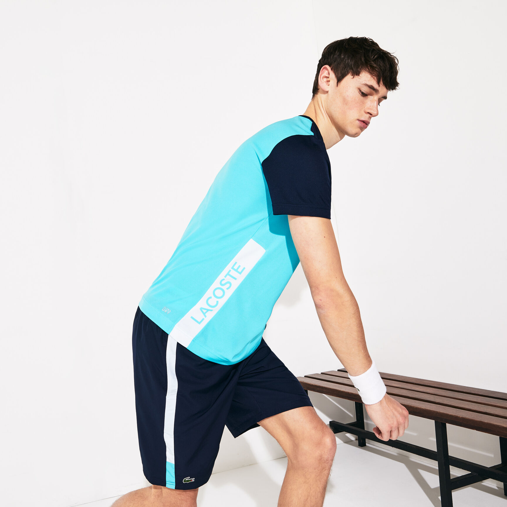 قميص تي-شيرت من البيكيه المسامي متعدد الألوان من مجموعة Lacoste SPORT للرجال قميص تي-شيرت من البيكيه المسامي متعدد الألوان من مجموعة Lacoste SPORT للرجال