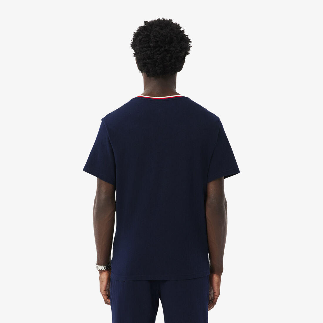 تي شيرت بقصّة عادية من مجموعة لاكوست للتنس × دانييل ميدفيديف Contrast Neck Loungewear Top - TH1726-00-166