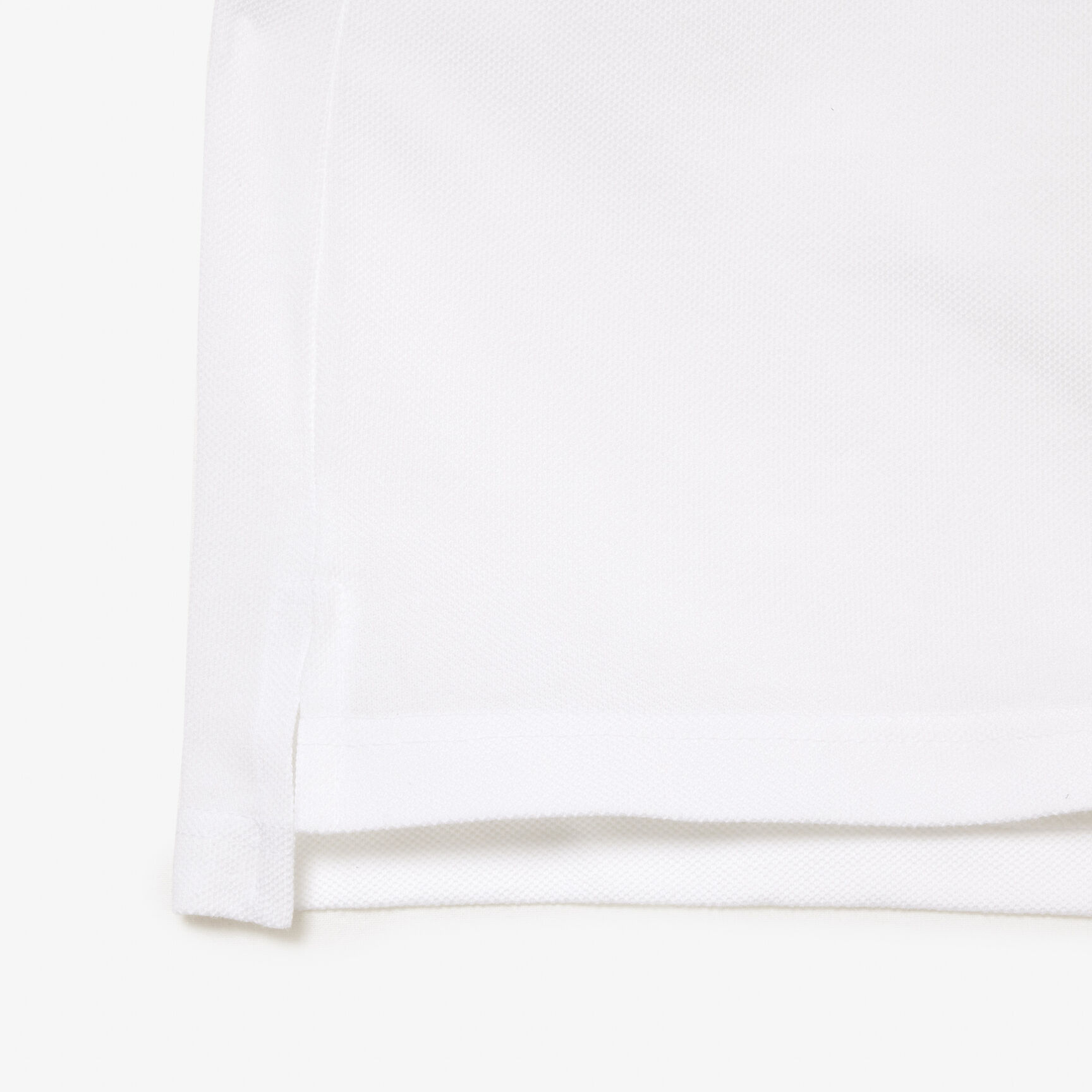 تيشيرت بولو لاكوست بيتي بيكيه قطن ناعم بقصة كلاسيكية للنساء Women's Lacoste Regular Fit Soft Cotton Petit Pique Polo Shirt - PF7839-00-001