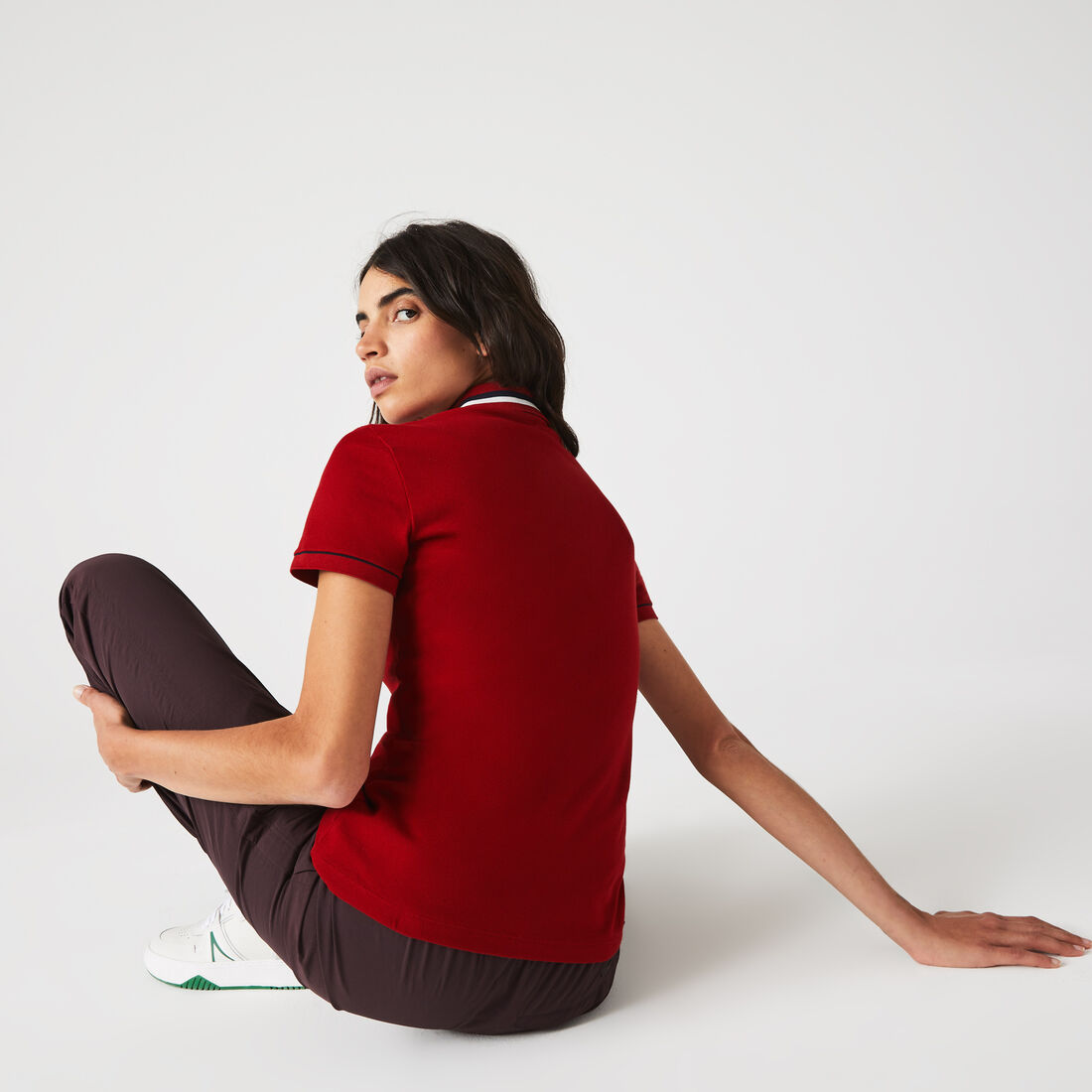 قميص بولو نسائي مصنوع في فرنسا من قطن بيكيه العضوي بقصة ضيقة قميص بولو نسائي مصنوع في فرنسا من قطن بيكيه العضوي بقصة ضيقة