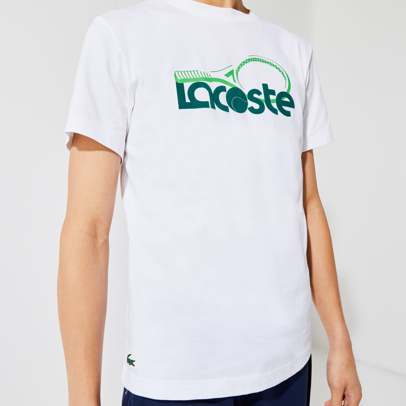 تيشيرت رجالي برقبة دائرية وطبعة تنس من مجموعة Lacoste SPORT