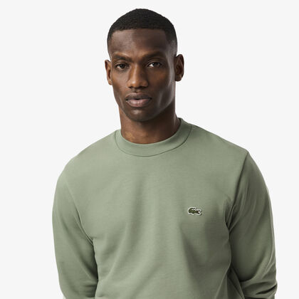 سويت شيرت من الصوف بقصّة كلاسيكية