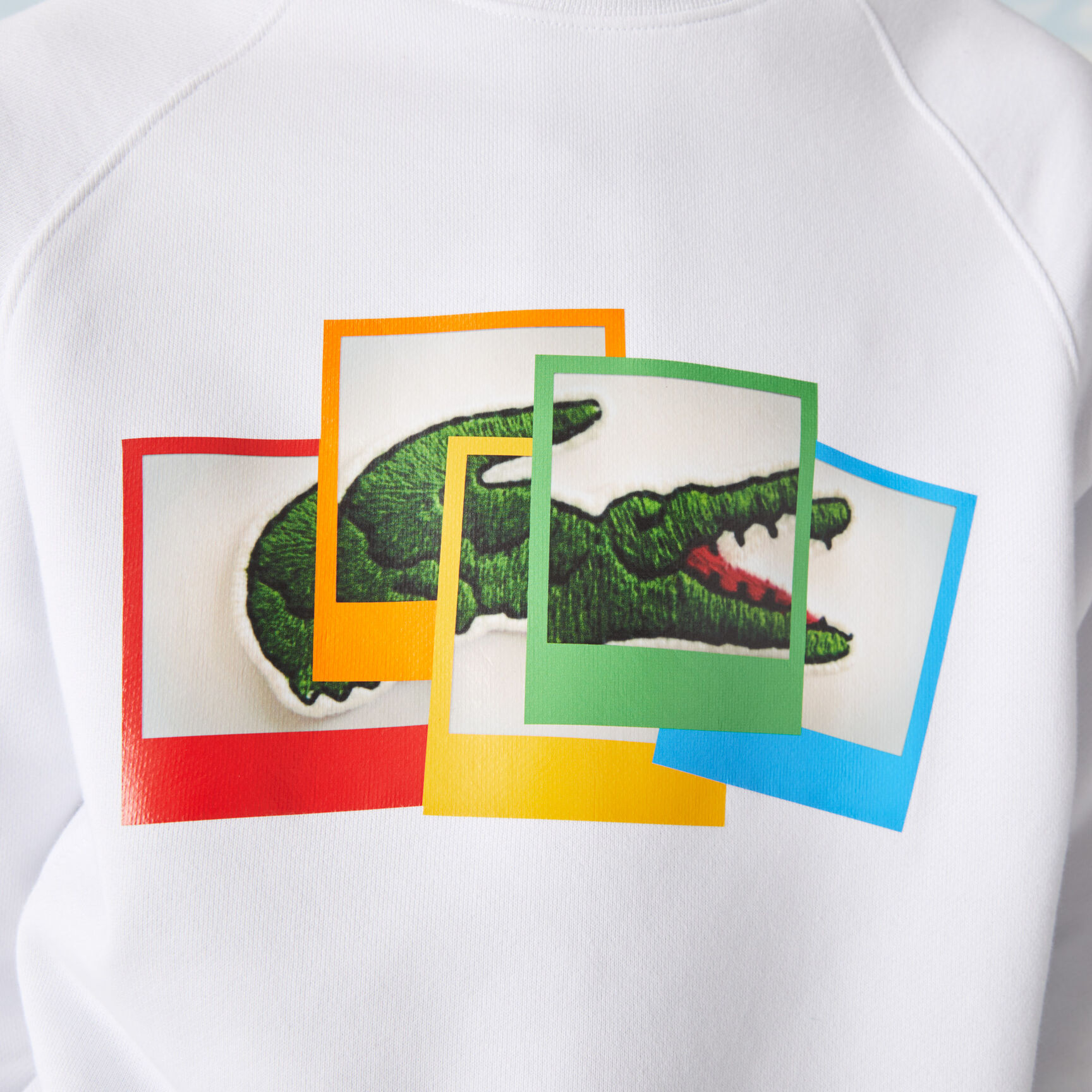 سويت شيرت للجنسين قصة فضفاضة من مجموعة Lacoste LIVE و Polaroid سويت شيرت للجنسين قصة فضفاضة من مجموعة Lacoste LIVE و Polaroid