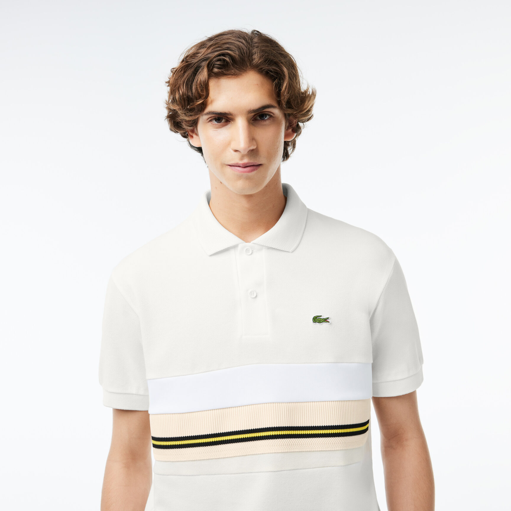 تي شيرت بولو لاكوست بيكيه مطاطي بطبعة مميزة لكلمة Lacoste French Made Contrast Stripe Polo Shirt - PH1132-00-70V