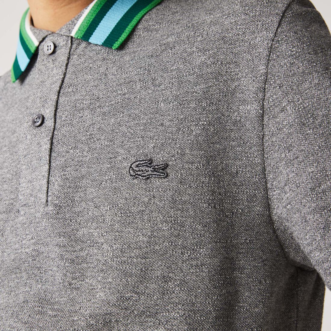 بولو Lacoste من قطن بيكيه ذو الياقة المخططة للرجال بولو Lacoste من قطن بيكيه ذو الياقة المخططة للرجال