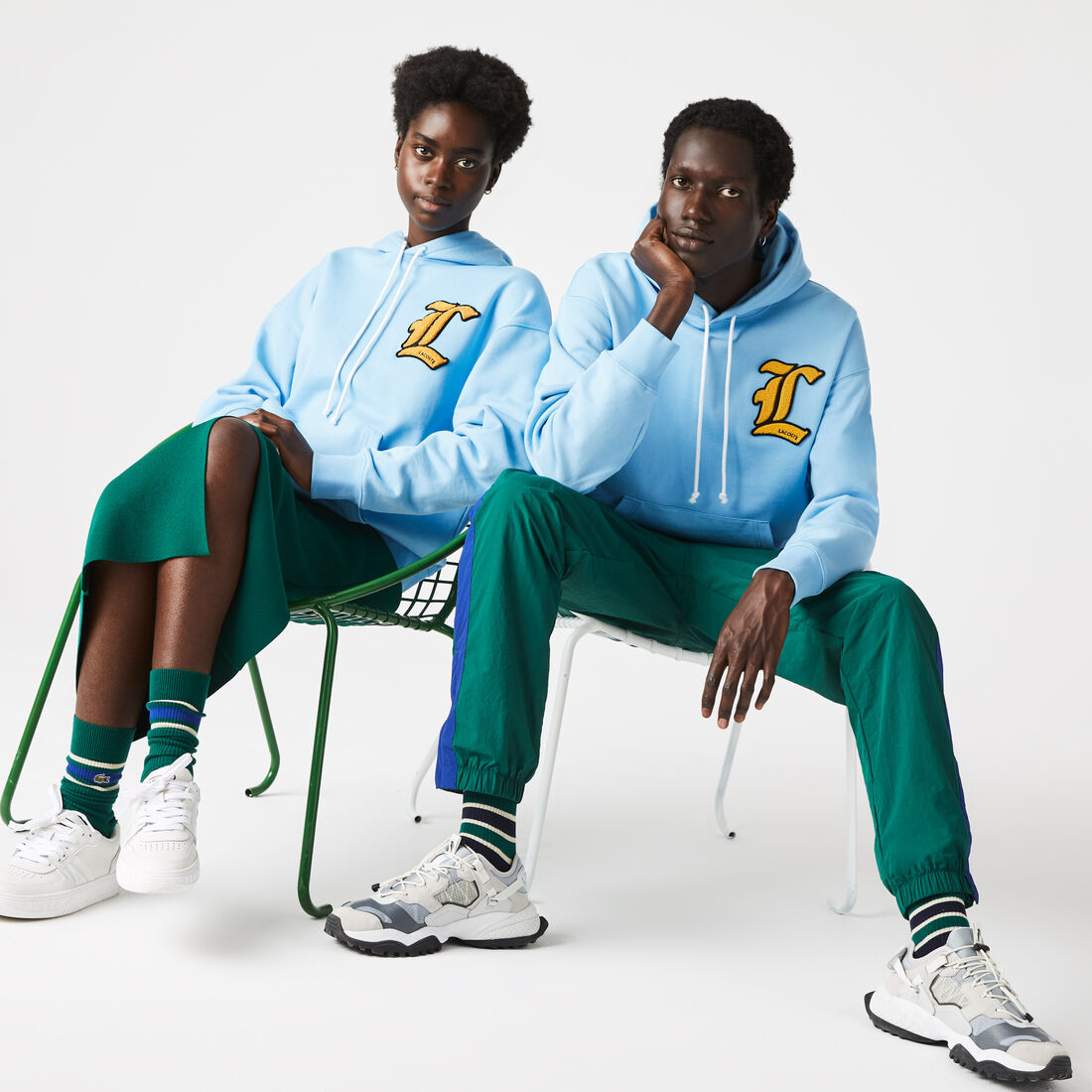 كنزة فضفاضة بغطاء للرأس للجنسين من مجموعة Lacoste L!VE كنزة فضفاضة بغطاء للرأس للجنسين من مجموعة Lacoste L!VE