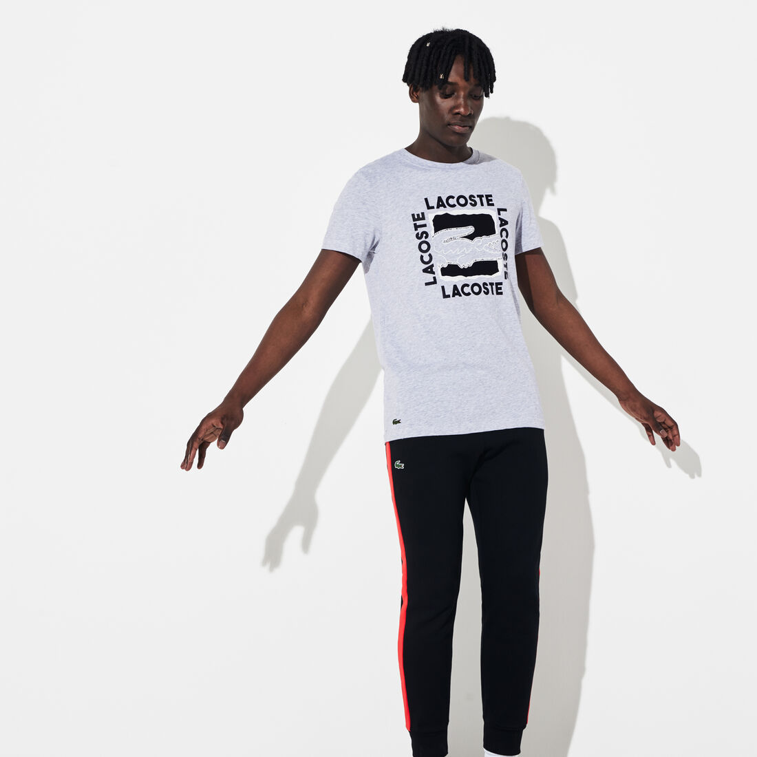 قميص تي-شيرت للرجال بطبعة ثلاثية الأبعاد من مجموعة Lacoste SPORT قميص تي-شيرت للرجال بطبعة ثلاثية الأبعاد من مجموعة Lacoste SPORT