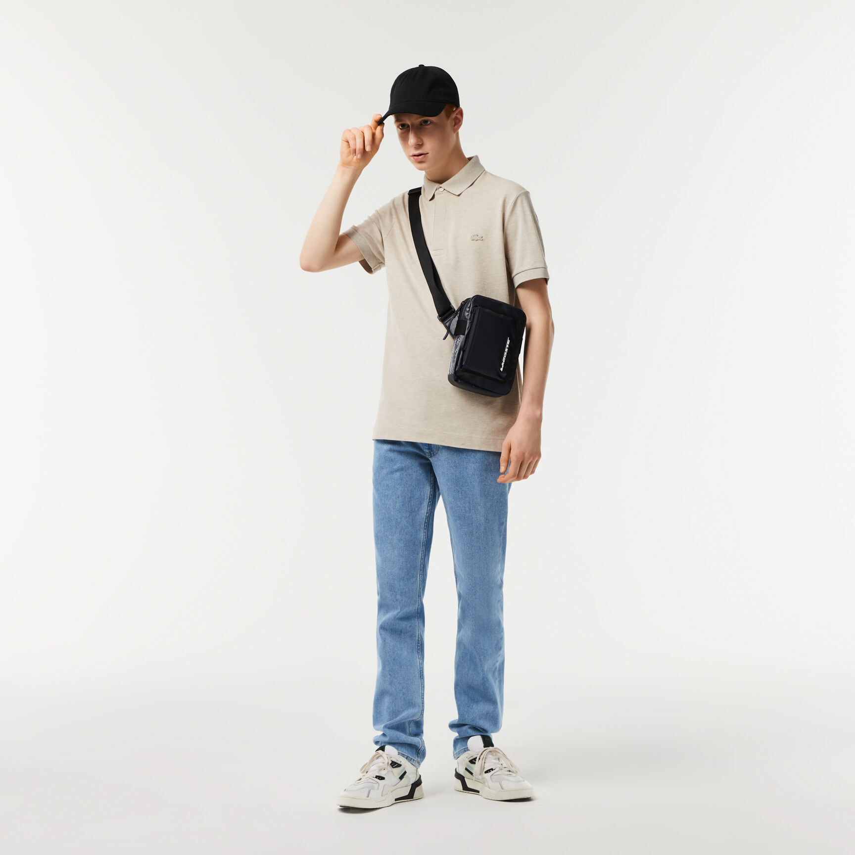 قميص بولو بيكيه باريسي بقصة عادية قميص بولو بيكيه باريسي بقصة عادية