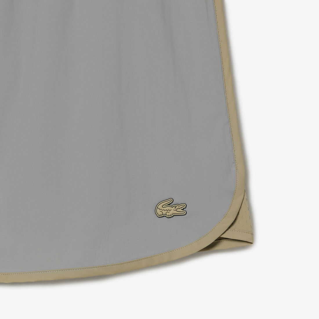 شورت برمودا لاكوست تفتا بلونين للنساء شورت برمودا لاكوست تفتا بلونين للنساء