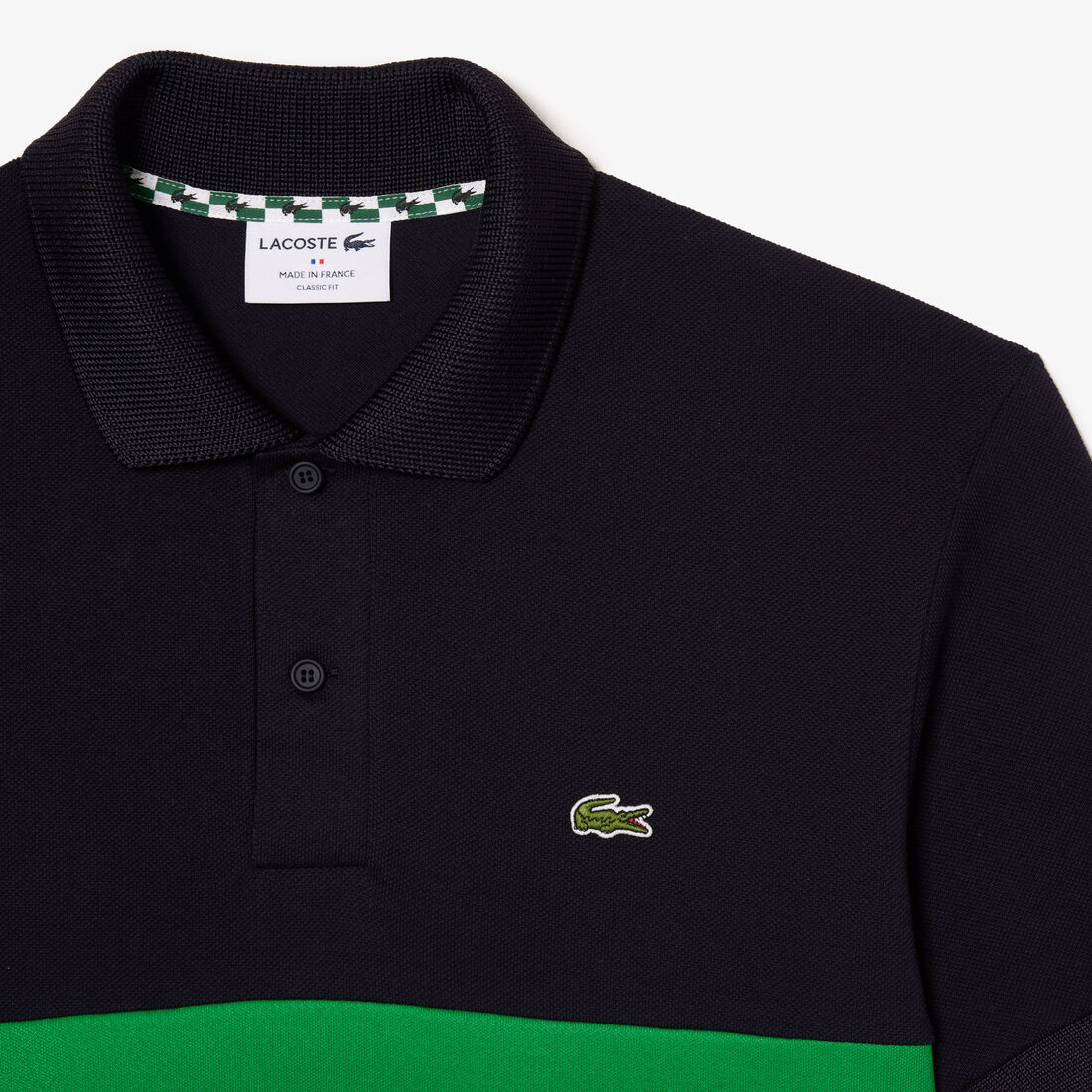 تي شيرت بولو لاكوست بيكيه مطاطي بطبعة مميزة لكلمة Lacoste French Made Contrast Stripe Polo Shirt - PH1132-00-HDE