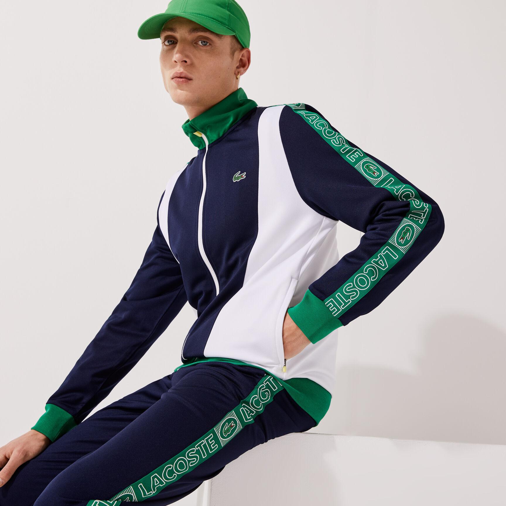 جاكيت مقسم بألوان بشريط شعار الماركة للرجال مجموعة Lacoste SPORT جاكيت مقسم بألوان بشريط شعار الماركة للرجال مجموعة Lacoste SPORT