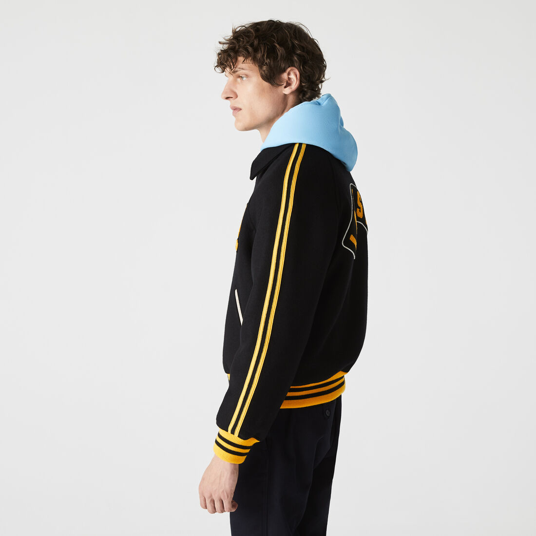 جاكيت من الصوف المخلوط بنمط تيدي من مجموعة Lacoste L!VE جاكيت من الصوف المخلوط بنمط تيدي من مجموعة Lacoste L!VE