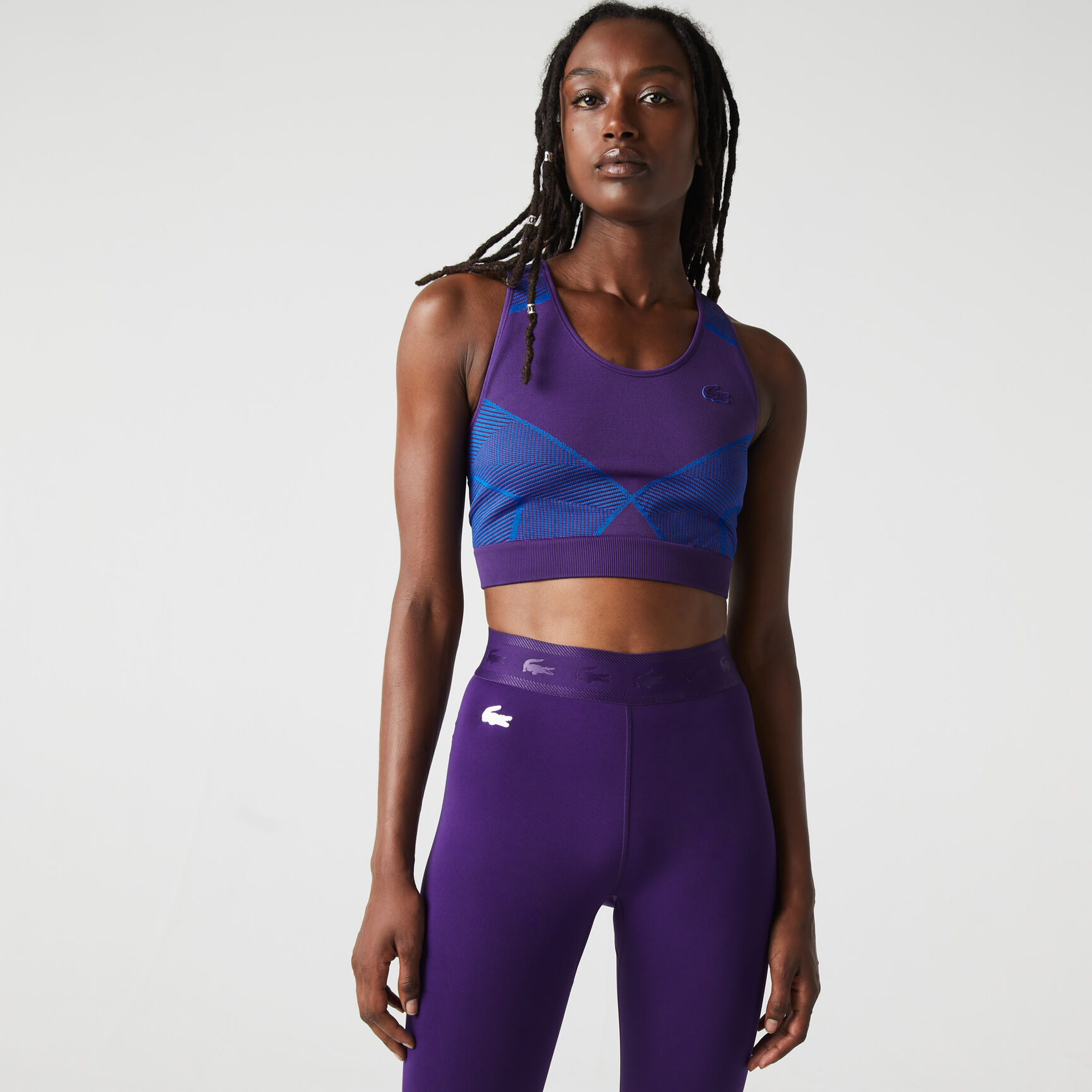 لغينغز بطبعات وعبارات لاكوست للنساء من مجموعة Lacoste SPORT لغينغز بطبعات وعبارات لاكوست للنساء من مجموعة Lacoste SPORT