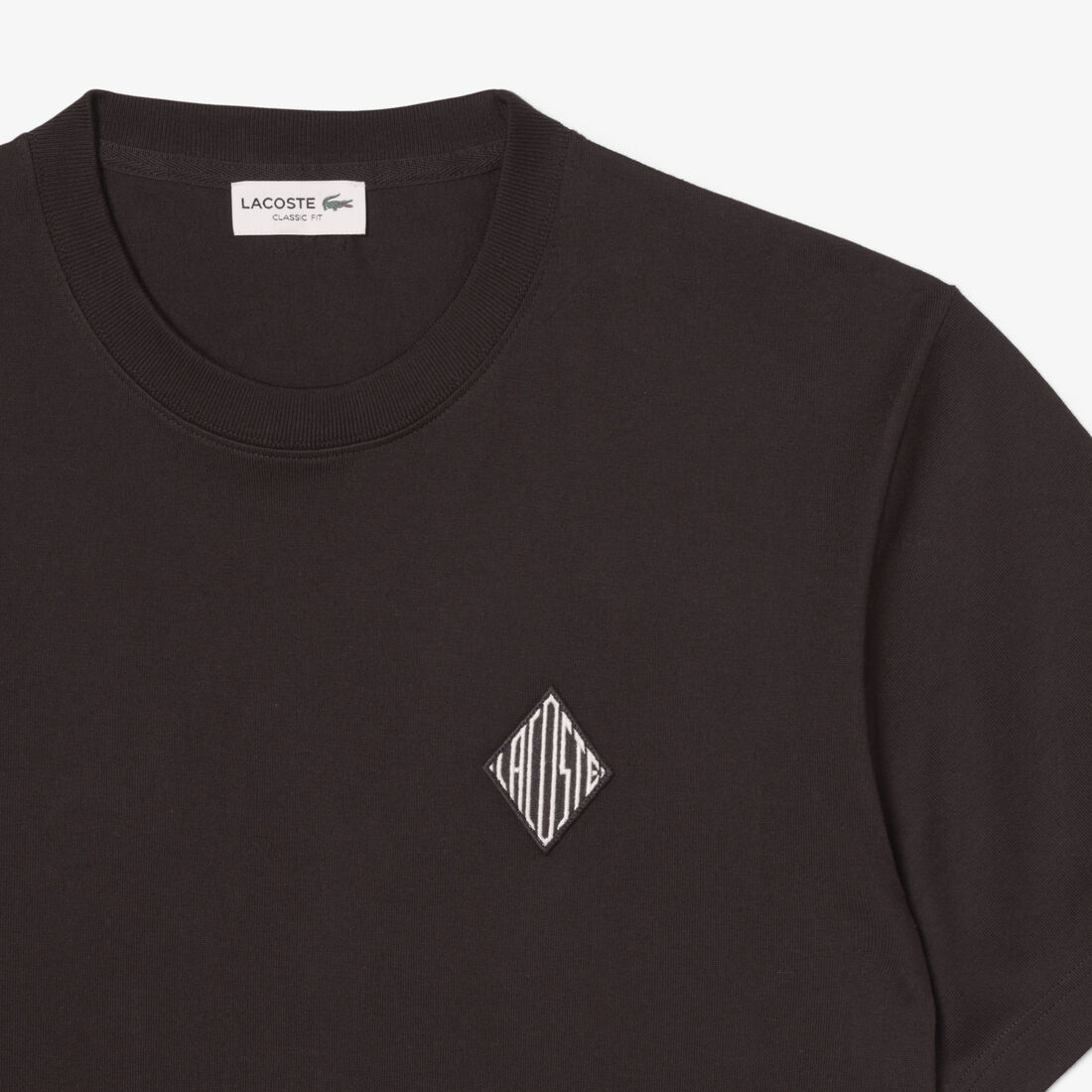 تيشيرت كلاسيكي بقصة مريحة وبشعار الماركة Classic Fit Heavy Badge Accent T-shirt - TH0028-00-3LA