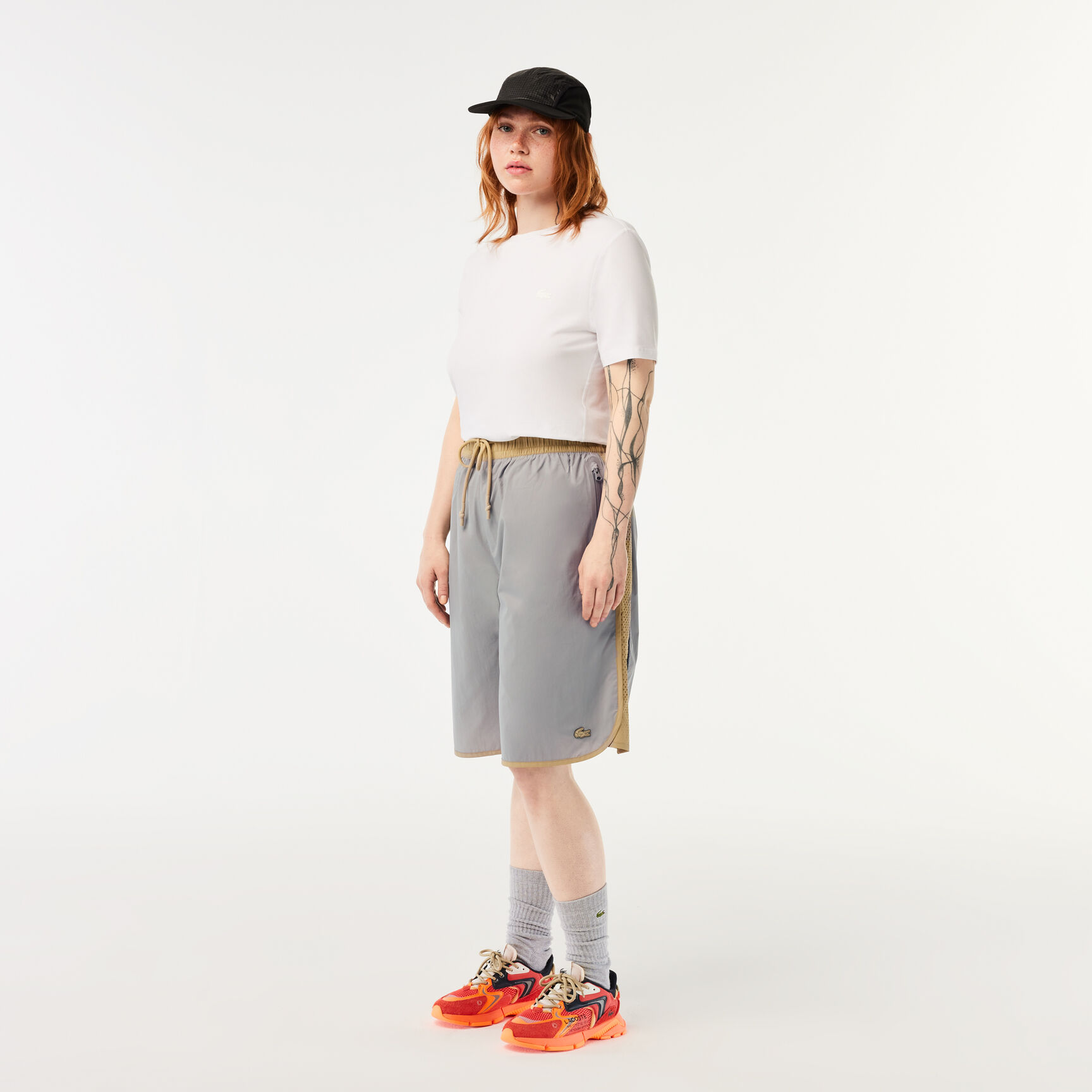 شورت برمودا لاكوست تفتا بلونين للنساء شورت برمودا لاكوست تفتا بلونين للنساء