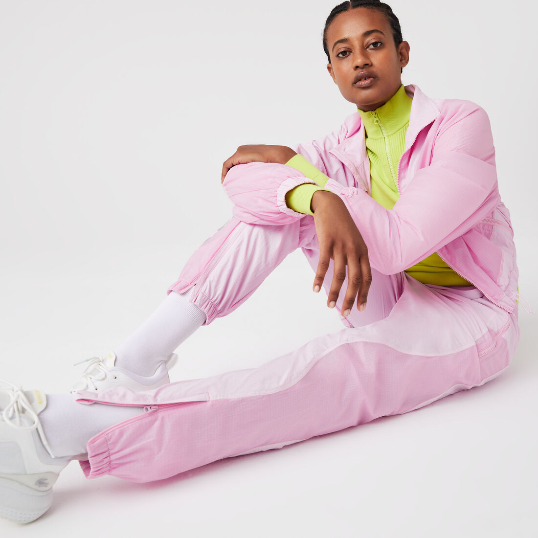 بنطال رياضي لاكوست بطبعة مستوحاة من عالم البحار للنساء بنطال رياضي لاكوست بطبعة مستوحاة من عالم البحار للنساء