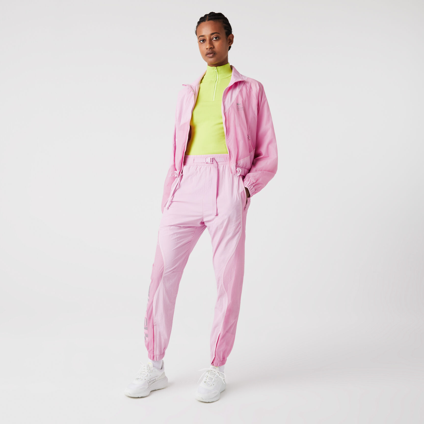 بنطال رياضي لاكوست بطبعة مستوحاة من عالم البحار للنساء