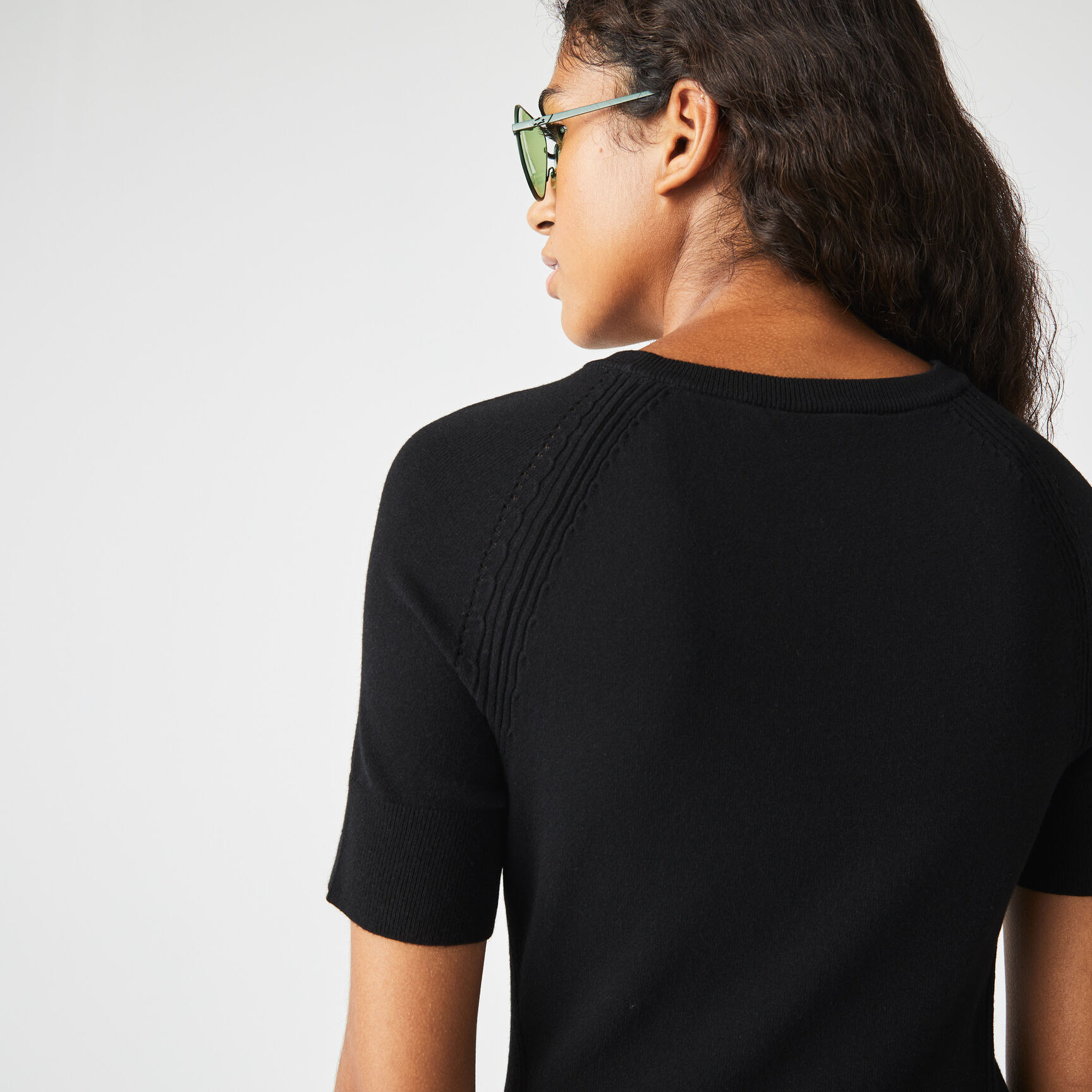 فستان لاكوست بتفاصيل منسوجة للنساء فستان لاكوست بتفاصيل منسوجة للنساء