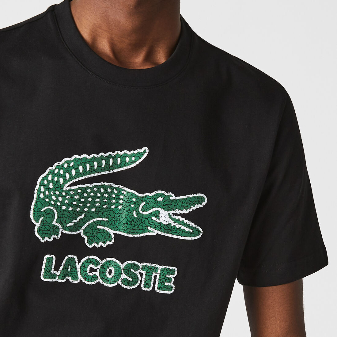 تيشيرت قطن بفتحة رقبة مستديرة وطبعة متشققة بشعار الماركة للرجال تيشيرت قطن بفتحة رقبة مستديرة وطبعة متشققة بشعار الماركة للرجال