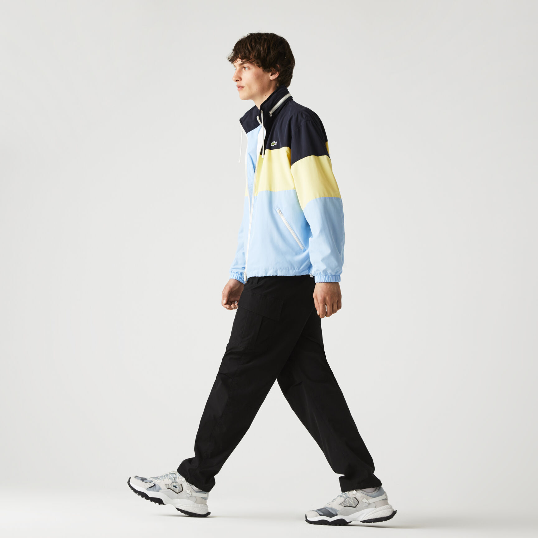 بنطلون كارغو ذو تصميم مريح للرجال بنطلون كارغو ذو تصميم مريح للرجال