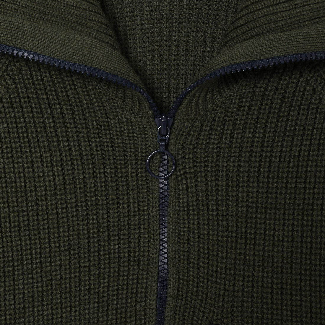 سترة لاكوست مقسمة بألوان بسحّاب على الرقبة للنساء سترة لاكوست مقسمة بألوان بسحّاب على الرقبة للنساء