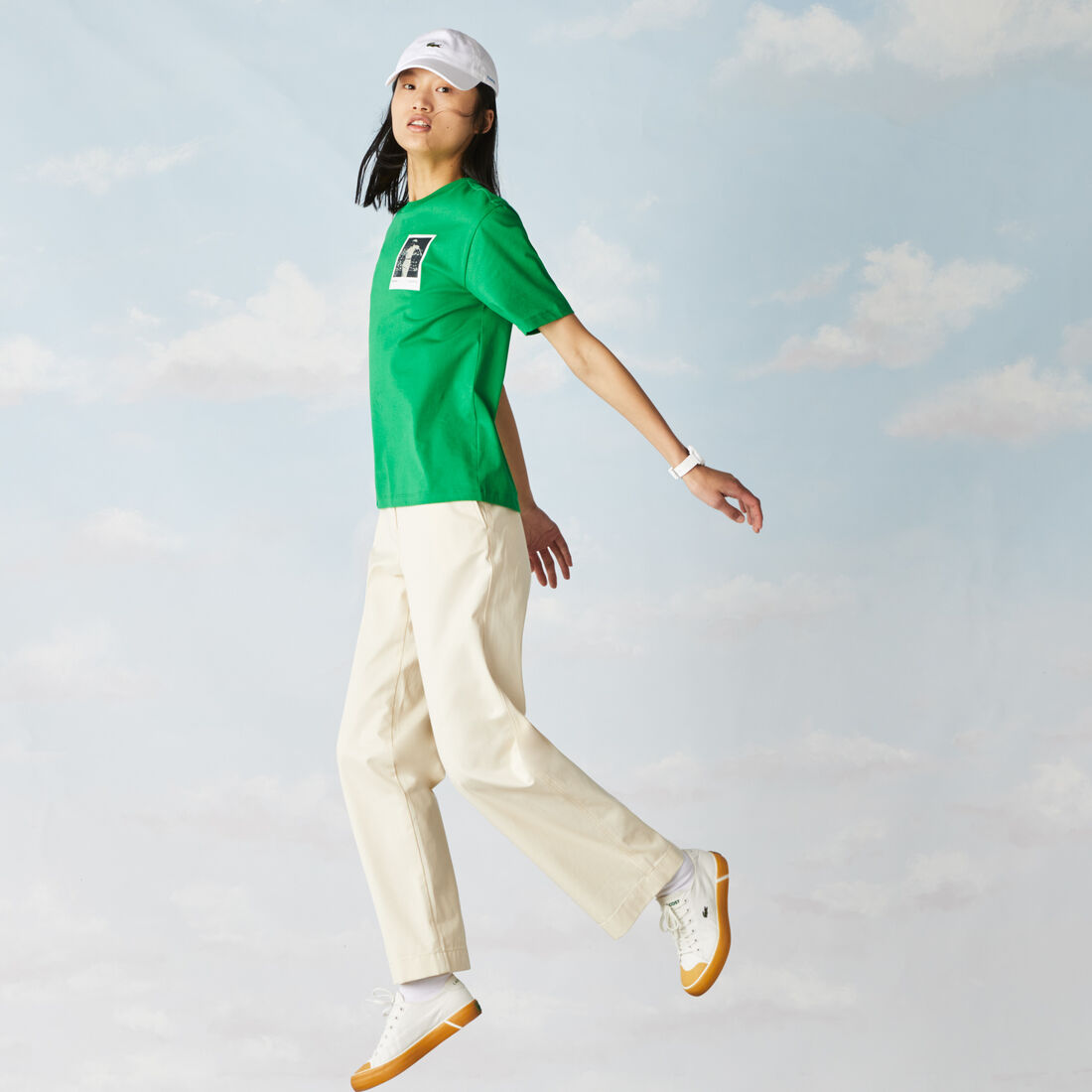 تي شيرت قطني للنساء بفتحة رقبة مستديرة ونقشة مطبوعة لمجموعة Polaroid