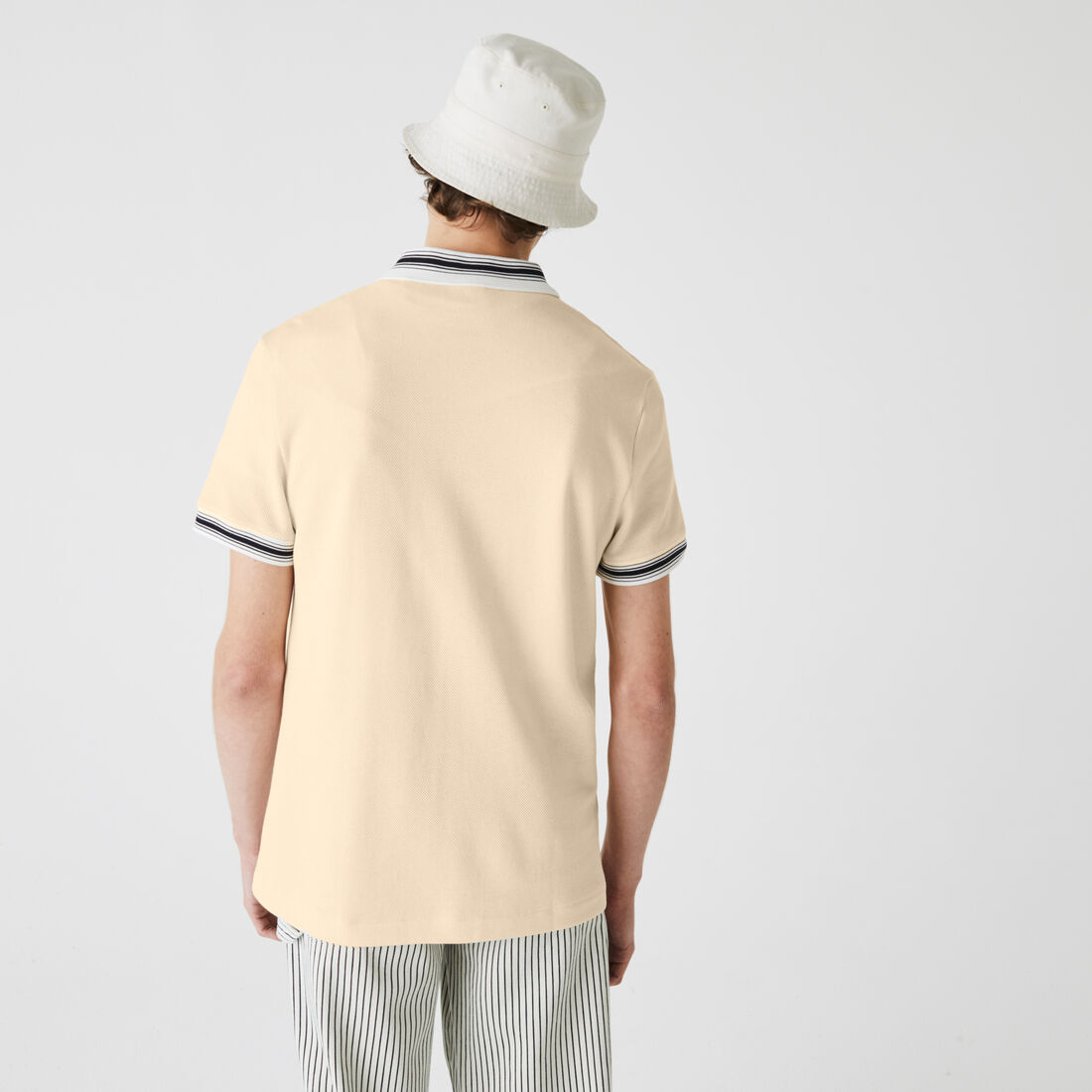 قميص بولو مخطط للرجال قصة عادية وفتحة رقبة بسحاب قميص بولو مخطط للرجال قصة عادية وفتحة رقبة بسحاب