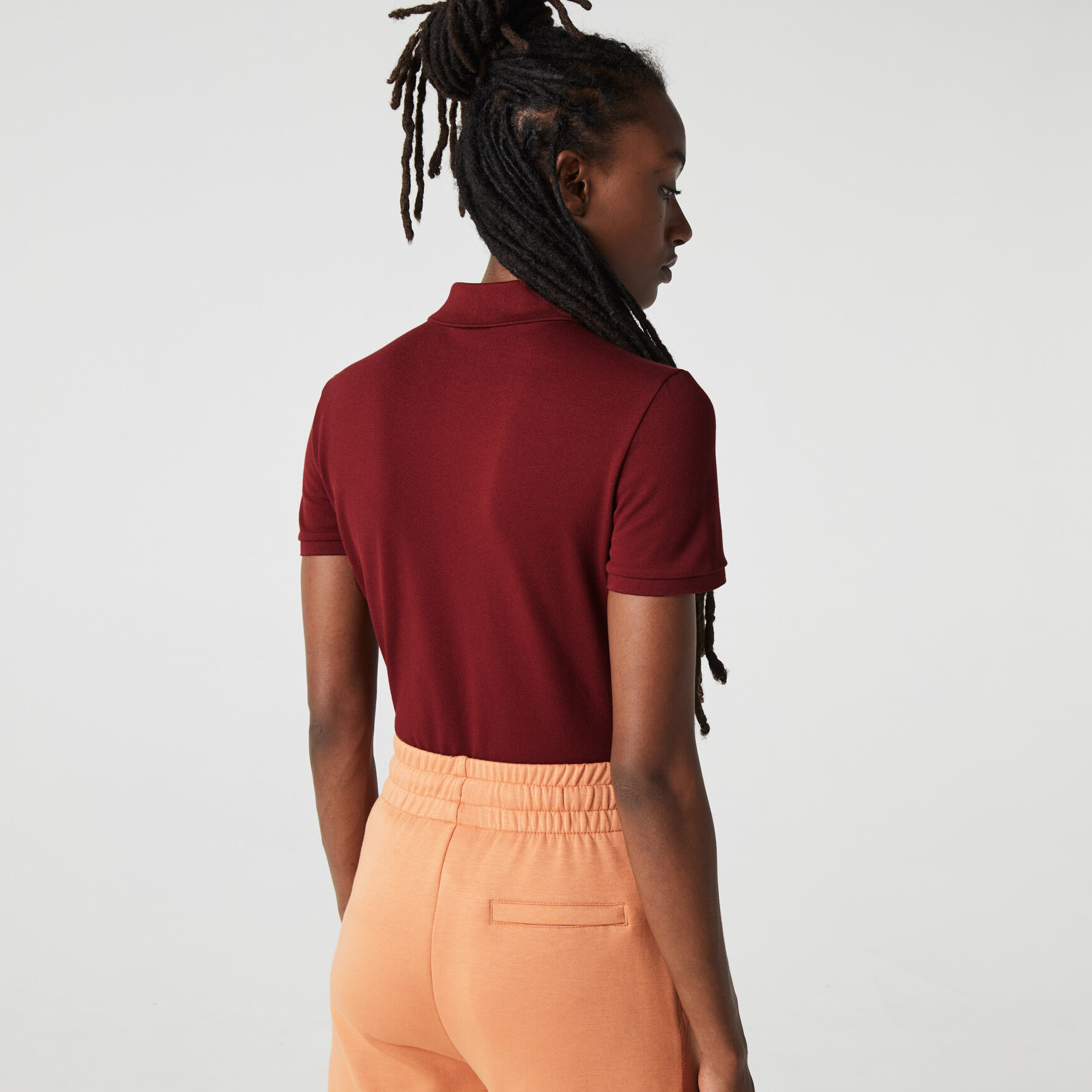 تيشيرت بولو L.12.D بقصة ضيقة من قماش بيتي بيكيه المطاطي