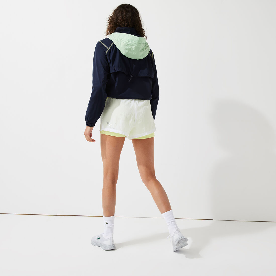 شورت نايلون خفيف الوزن للنساء مجموعة Lacoste Sport شورت نايلون خفيف الوزن للنساء مجموعة Lacoste Sport