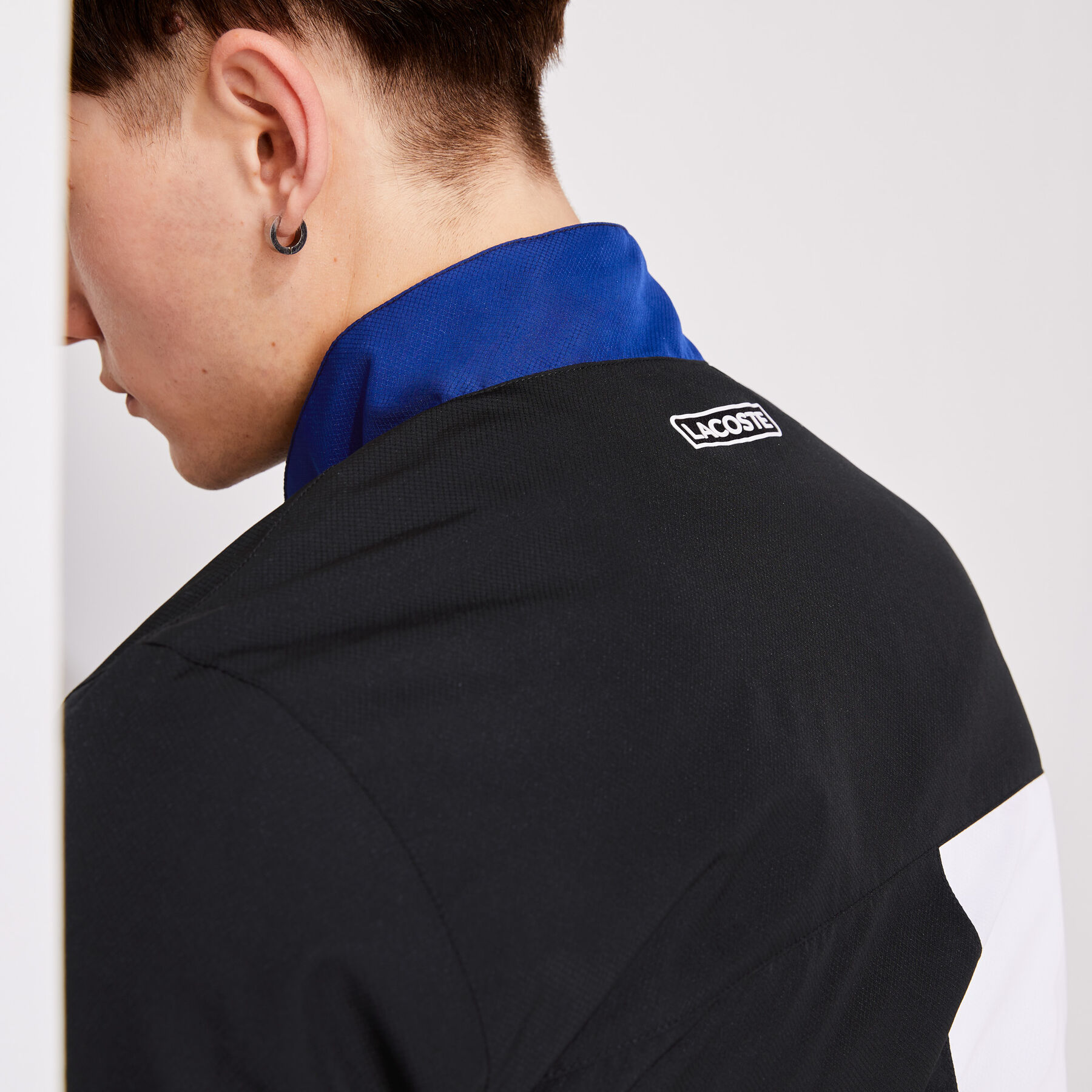 لاكوست بذلة رياضية خفيفة الوزن مع كتل لونية من مجموعة lacoste sport للرجال