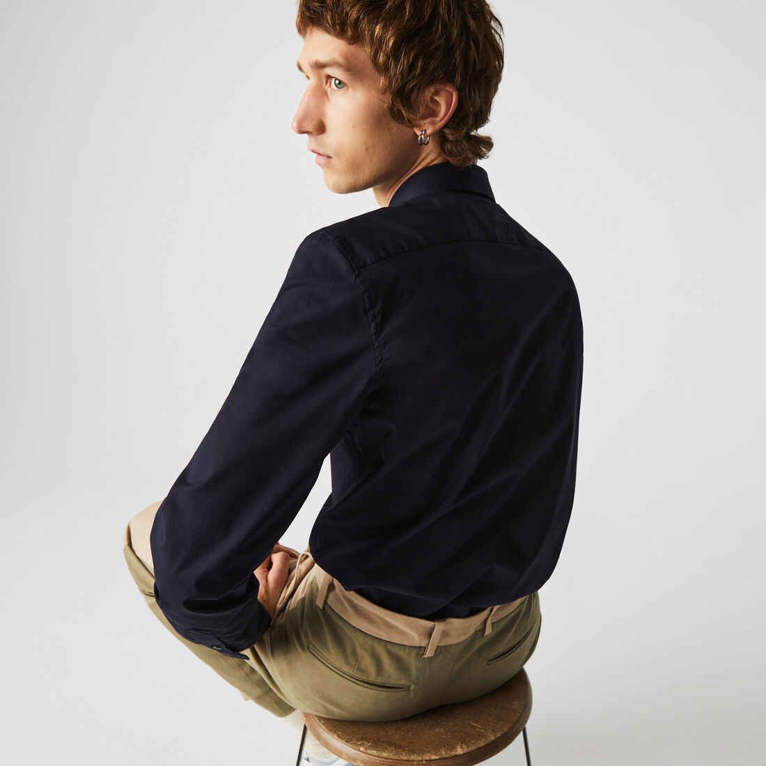 قميص قطن بوبلين مطاطي بقصة ضيقة للرجال قميص قطن بوبلين مطاطي بقصة ضيقة للرجال