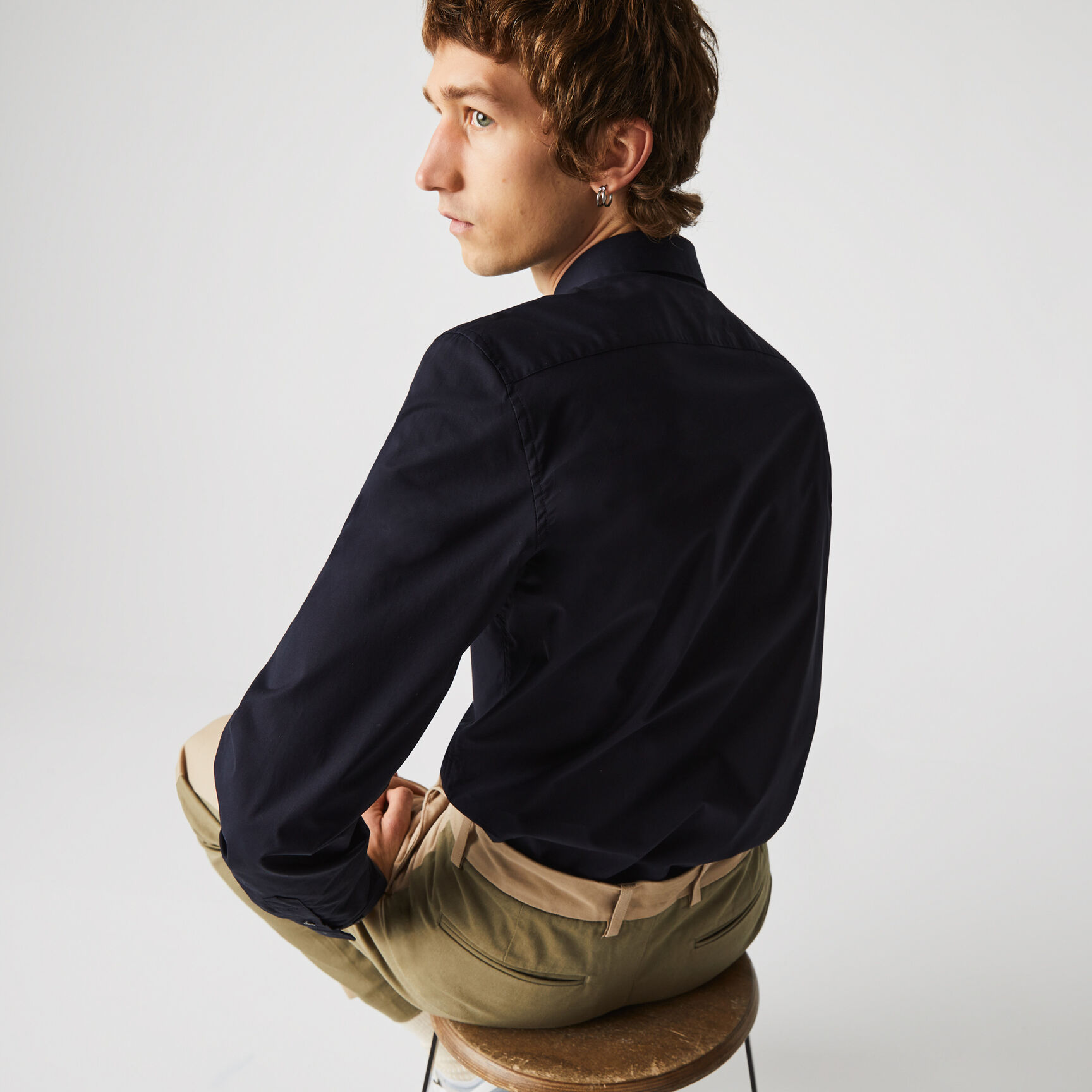 قميص قطن بوبلين مطاطي بقصة ضيقة للرجال قميص قطن بوبلين مطاطي بقصة ضيقة للرجال