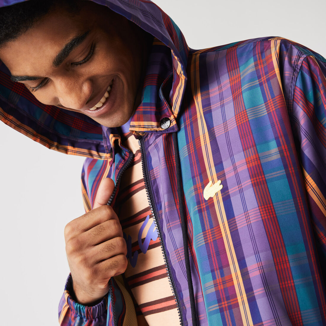 سترة واقية من الرياح كاروهات بسحاب للجنسين مجموعة Lacoste LIVE سترة واقية من الرياح كاروهات بسحاب للجنسين مجموعة Lacoste LIVE