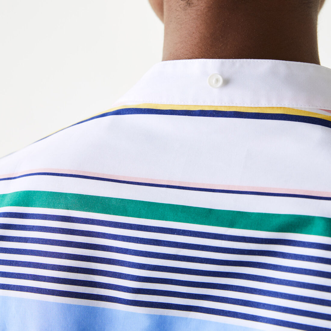 قميص قطني مقلم للنساء قصة كلاسيكية مع ياقة وشاح مجموعة Lacoste LIVE قميص قطني مقلم للنساء قصة كلاسيكية مع ياقة وشاح مجموعة Lacoste LIVE