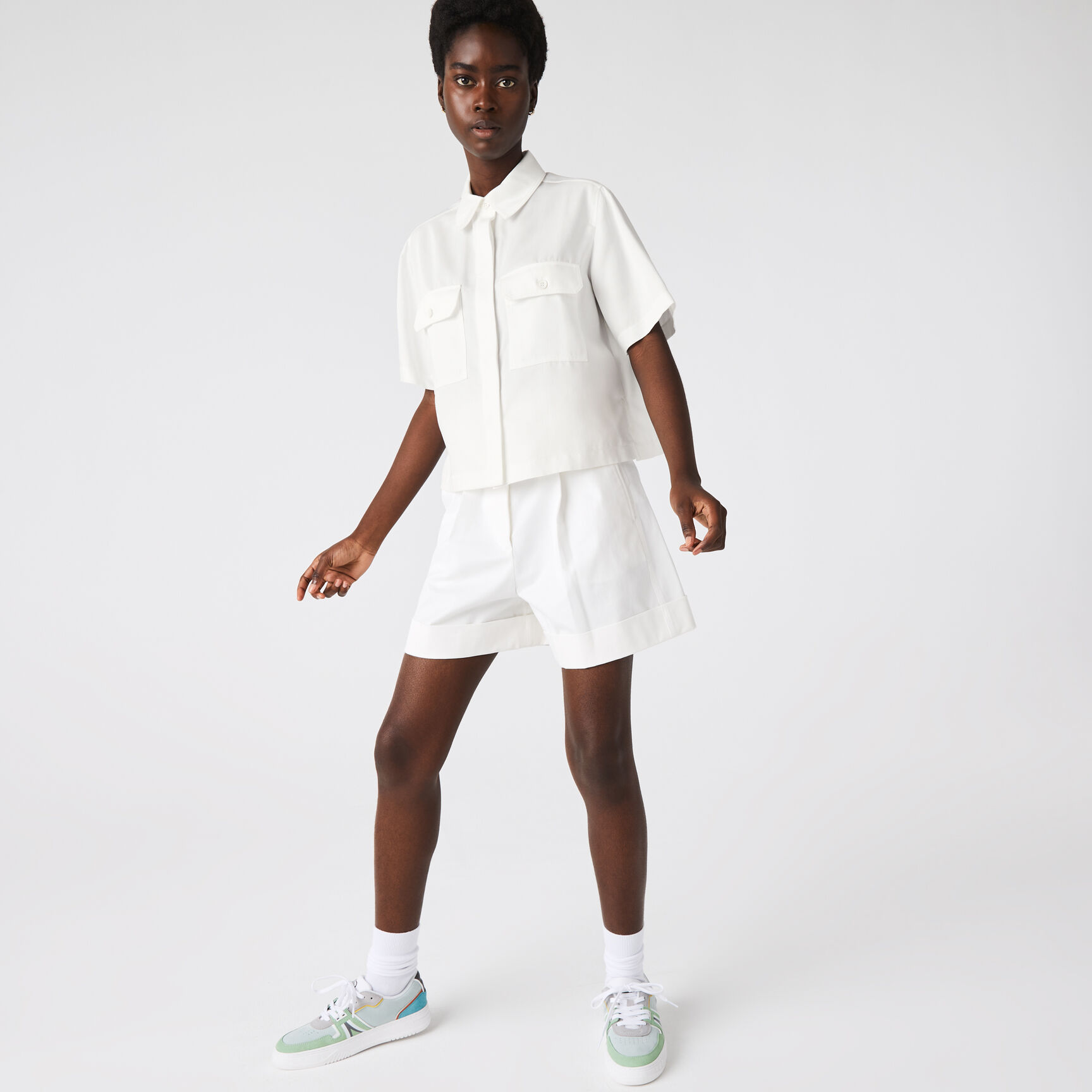 بلوزة خفيفة الوزن بجيوب للنساء بلوزة خفيفة الوزن بجيوب للنساء