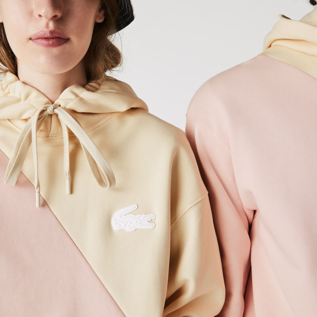 سويت شيرت صوف مزدوج اللون بغطاء رأس وقصة فضفاضة للجنسين مجموعة Lacoste LIVE سويت شيرت صوف مزدوج اللون بغطاء رأس وقصة فضفاضة للجنسين مجموعة Lacoste LIVE