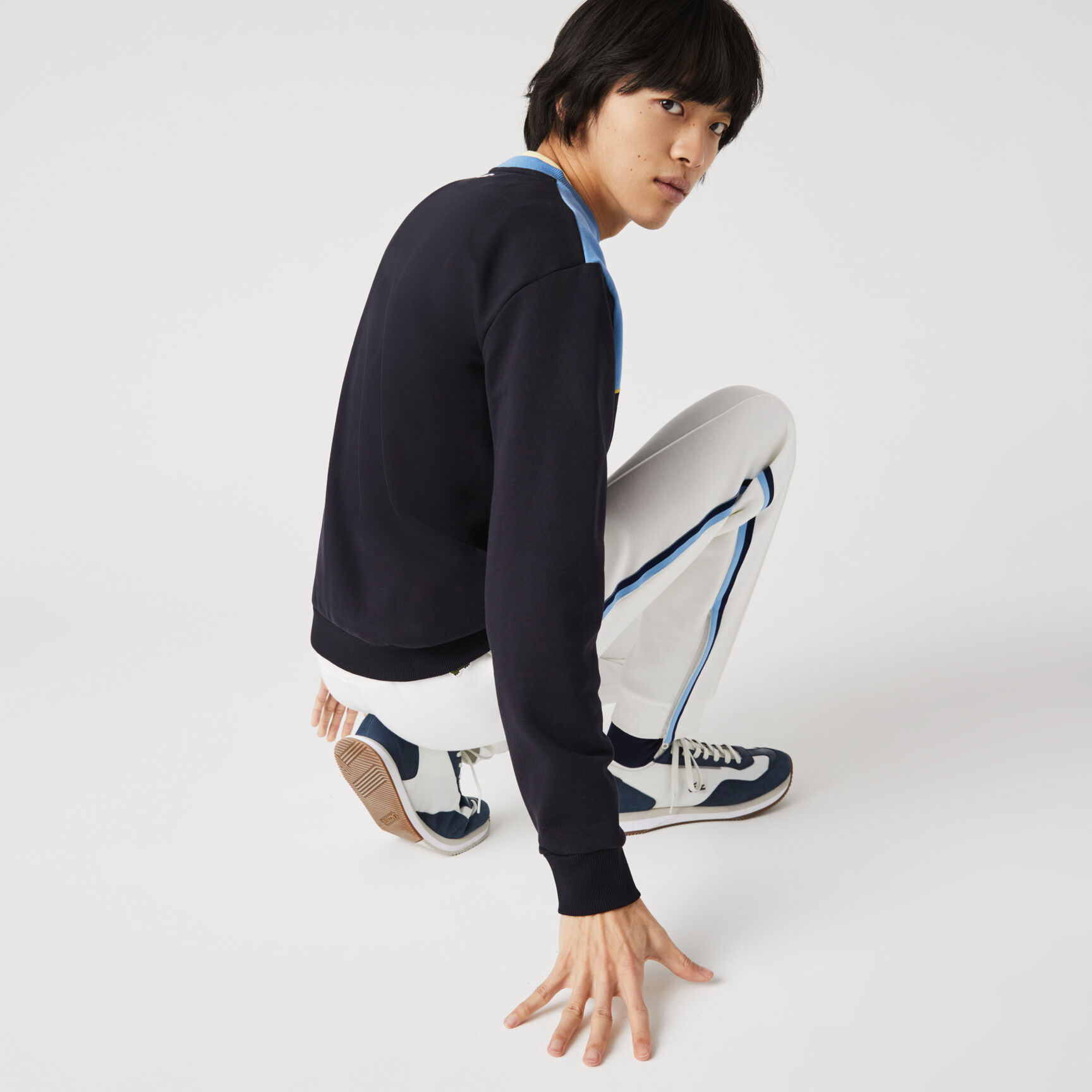 سويت شيرت الصوف القطني بكتل لونية للرجال مع شارة من تراث العلامة سويت شيرت الصوف القطني بكتل لونية للرجال مع شارة من تراث العلامة