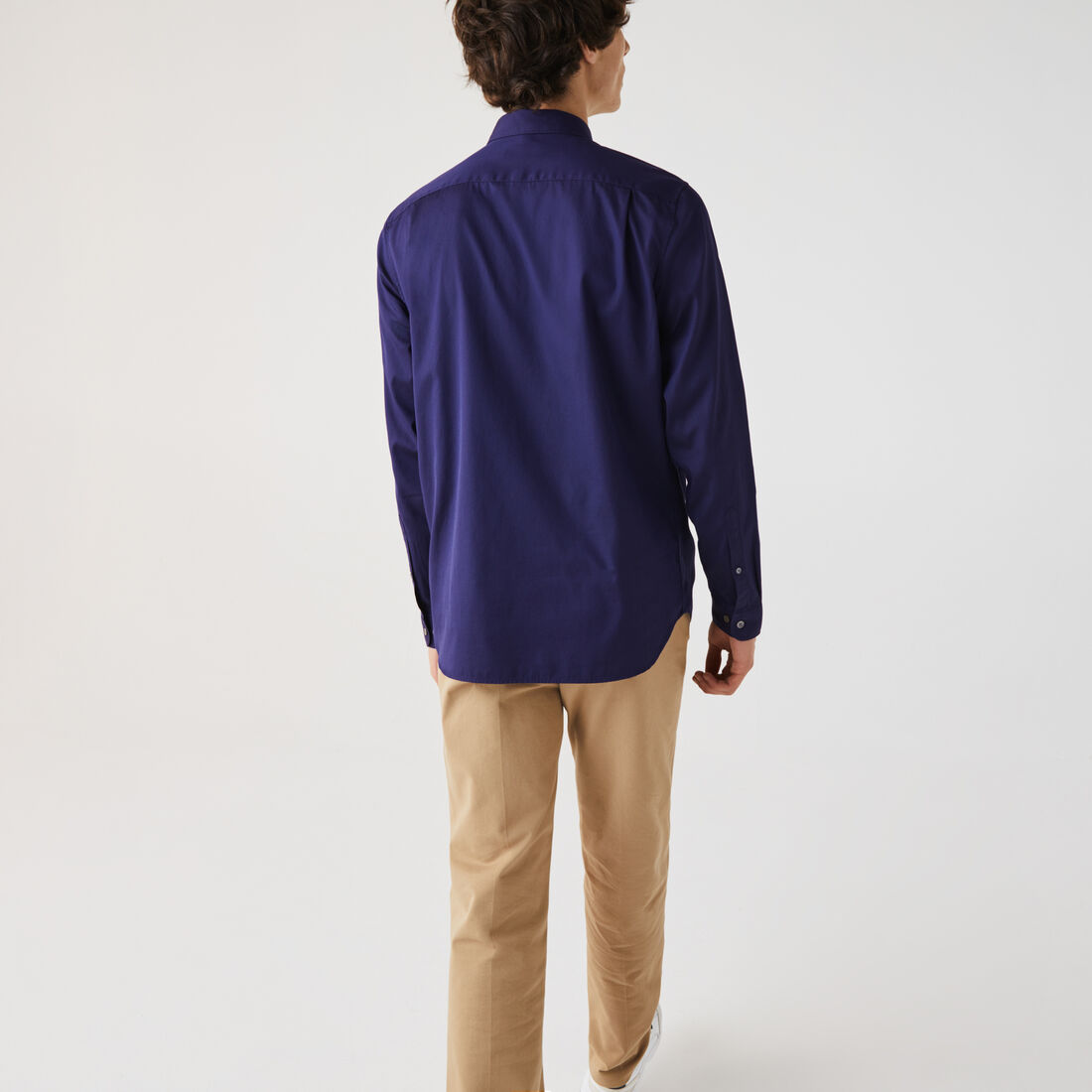 قميص قطني بقصّة عادية قميص قطني بقصّة عادية