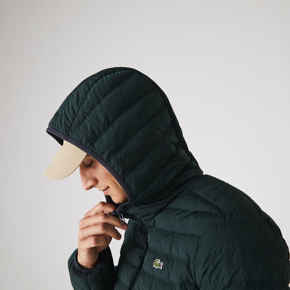 جاكيت منفوخ قابل للطي بقماش خفيف الوزن مقاوم للماء وغطاء رأس للرجال جاكيت منفوخ قابل للطي بقماش خفيف الوزن مقاوم للماء وغطاء رأس للرجال