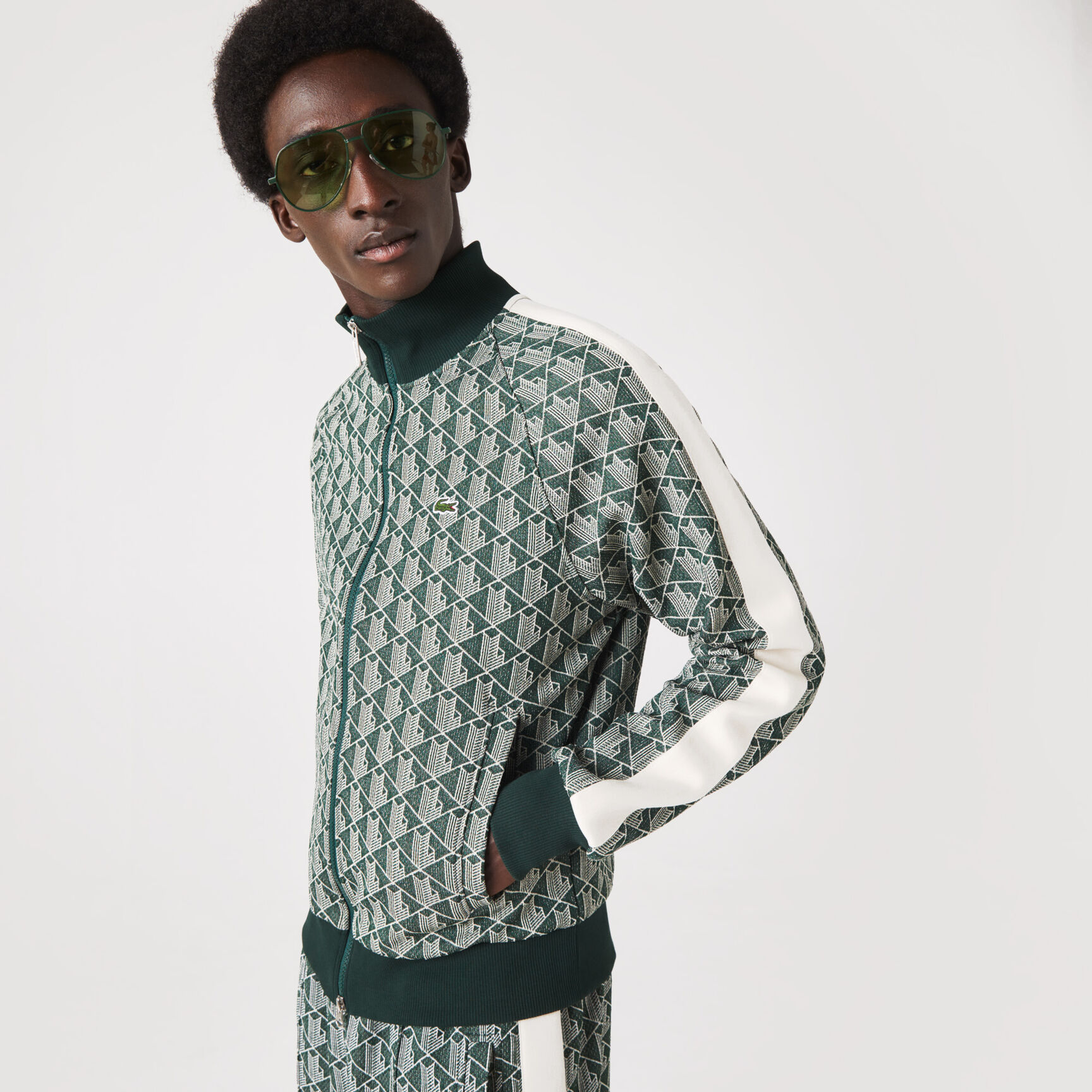 سويت شيرت بقصة عادية وسحّاب ونقشة شعار الماركة للرجال